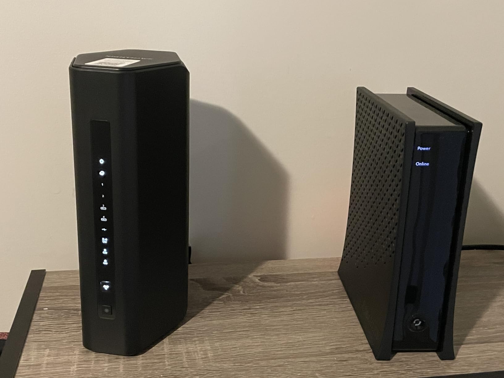 NETGEAR Nighthawk Tri-Band WiFi 7 Router (RS300) - Router Only, BE9300 Wireless Speed (up to 9.3 Gbps) - Covers up to 2,500 sq. ft., 100 Devices - Universally Compatible with ISPs - Free Expert Help customer photo 2