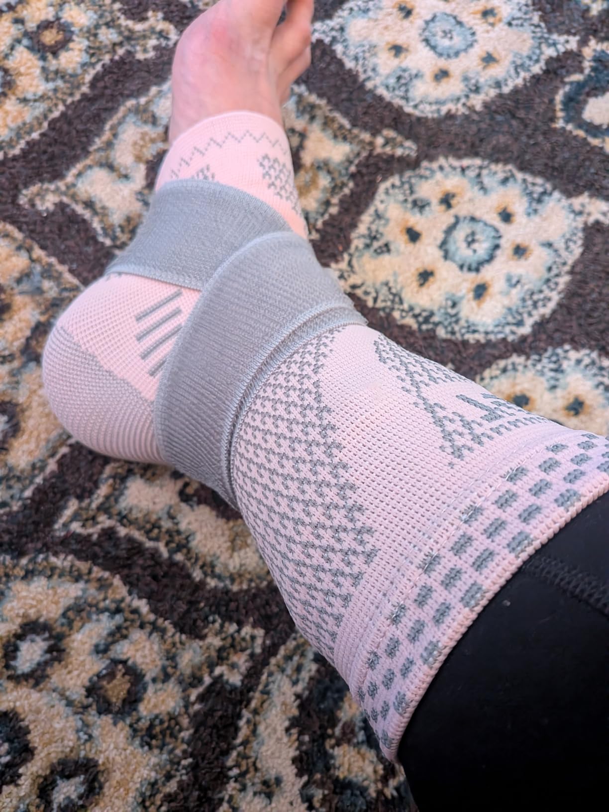 INDEEMAX Ankle Brace for Women & Men, Ankle Compression Sleeve Support Copper Infused Ankle Brace for Sprained Ankle, Plantar Fasciitis Sports, Achilles Tendonitis Pain Relief, Copper Black, M customer photo 2