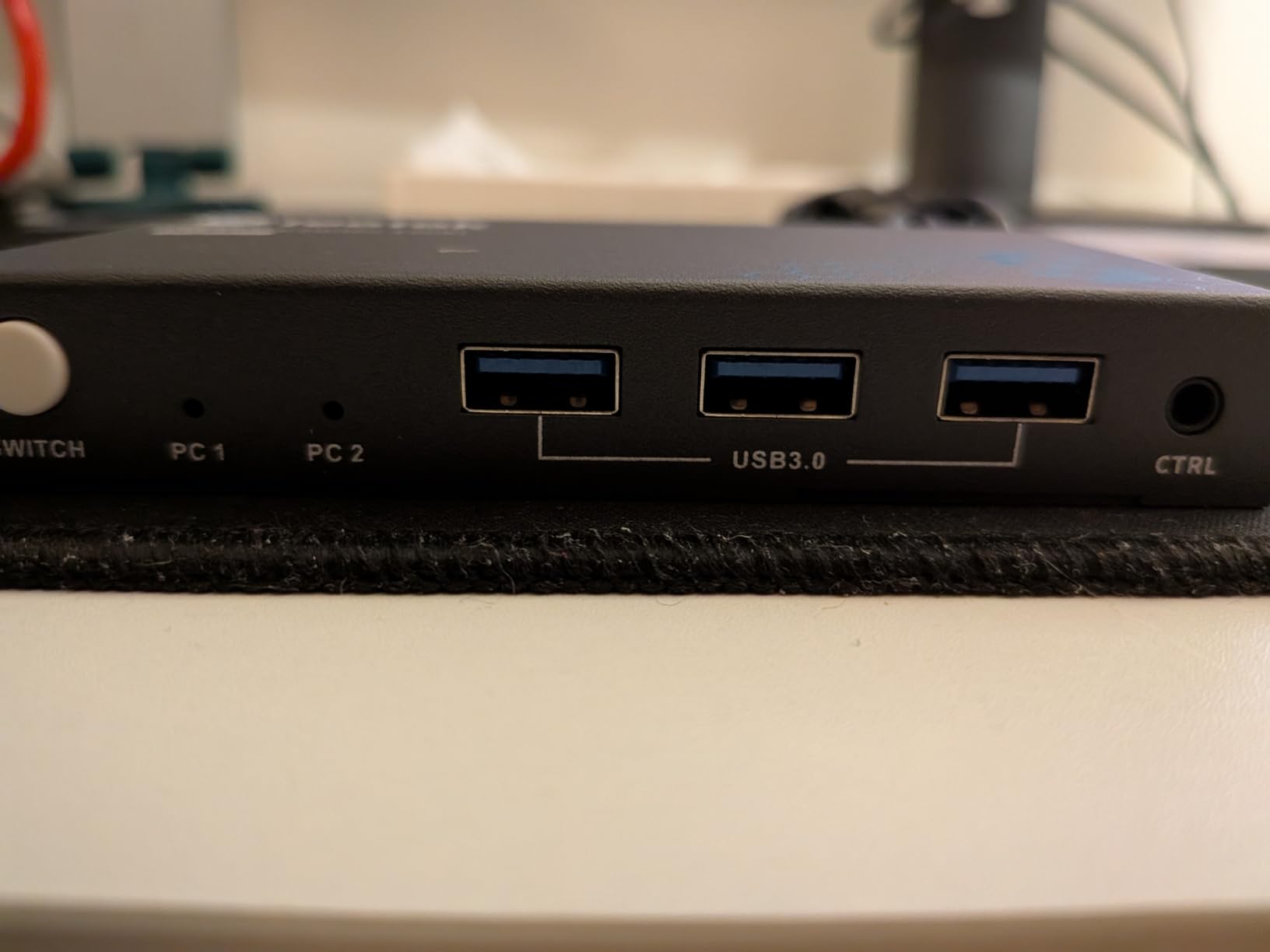 Hearvo USB 3.0 HDMI KVM Switch 1 Monitor 2 Computers, 4K@60Hz KVM Switches for 2 Computers Sharing Monitor Keyboard Mouse Hard Drives Printer, with EDID Adaptive, 2USB Cable and Controller -S7232H customer photo 2