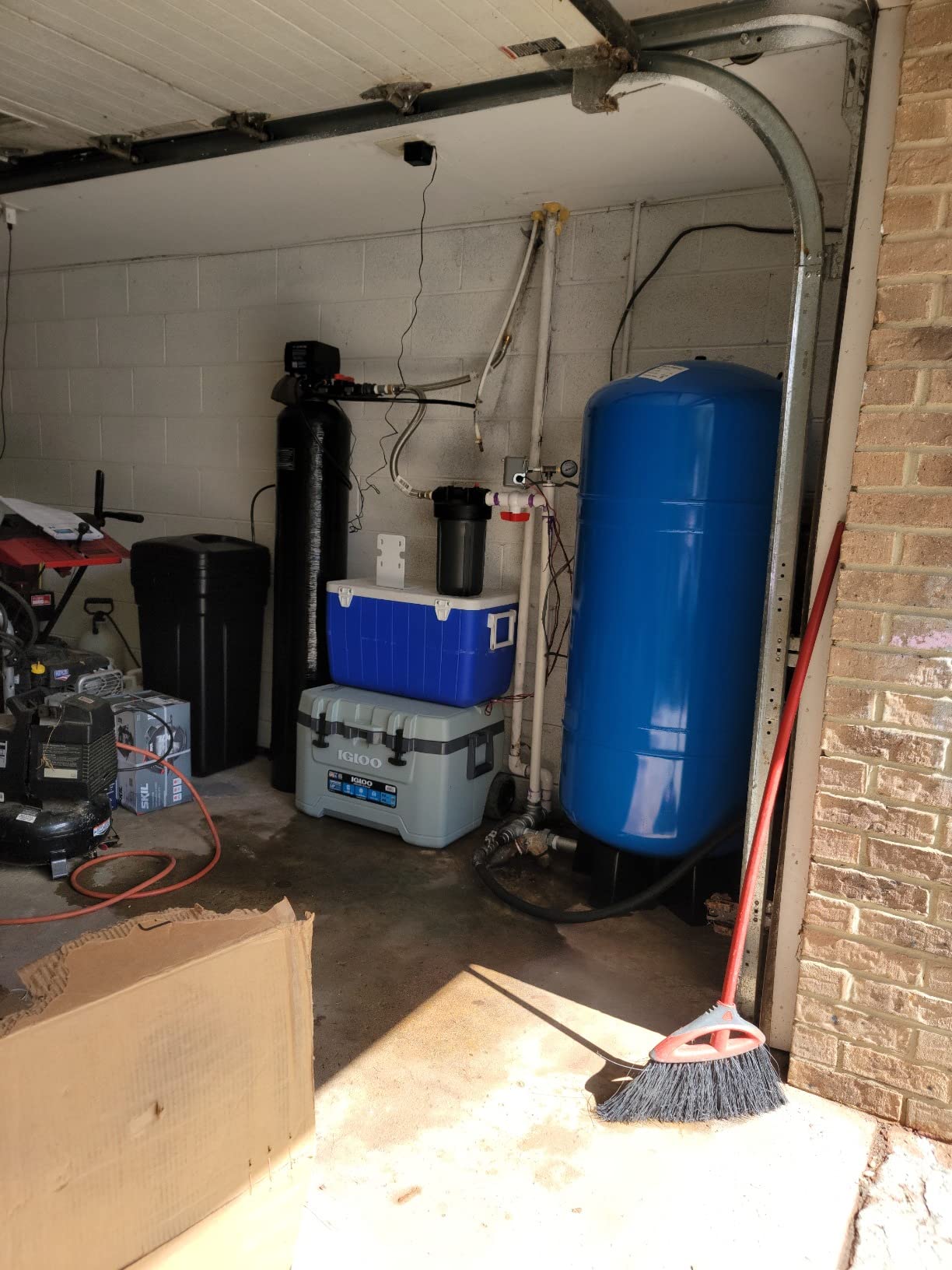 Aquasure Harmony Series 72,000 Grains Whole House Water Softener Bundle with Automatic Digital Control Head and Triple Purpose Sediment/Carbon/Zinc Filter System | Reduces Hardness (for 6+ bathrooms) customer photo 2