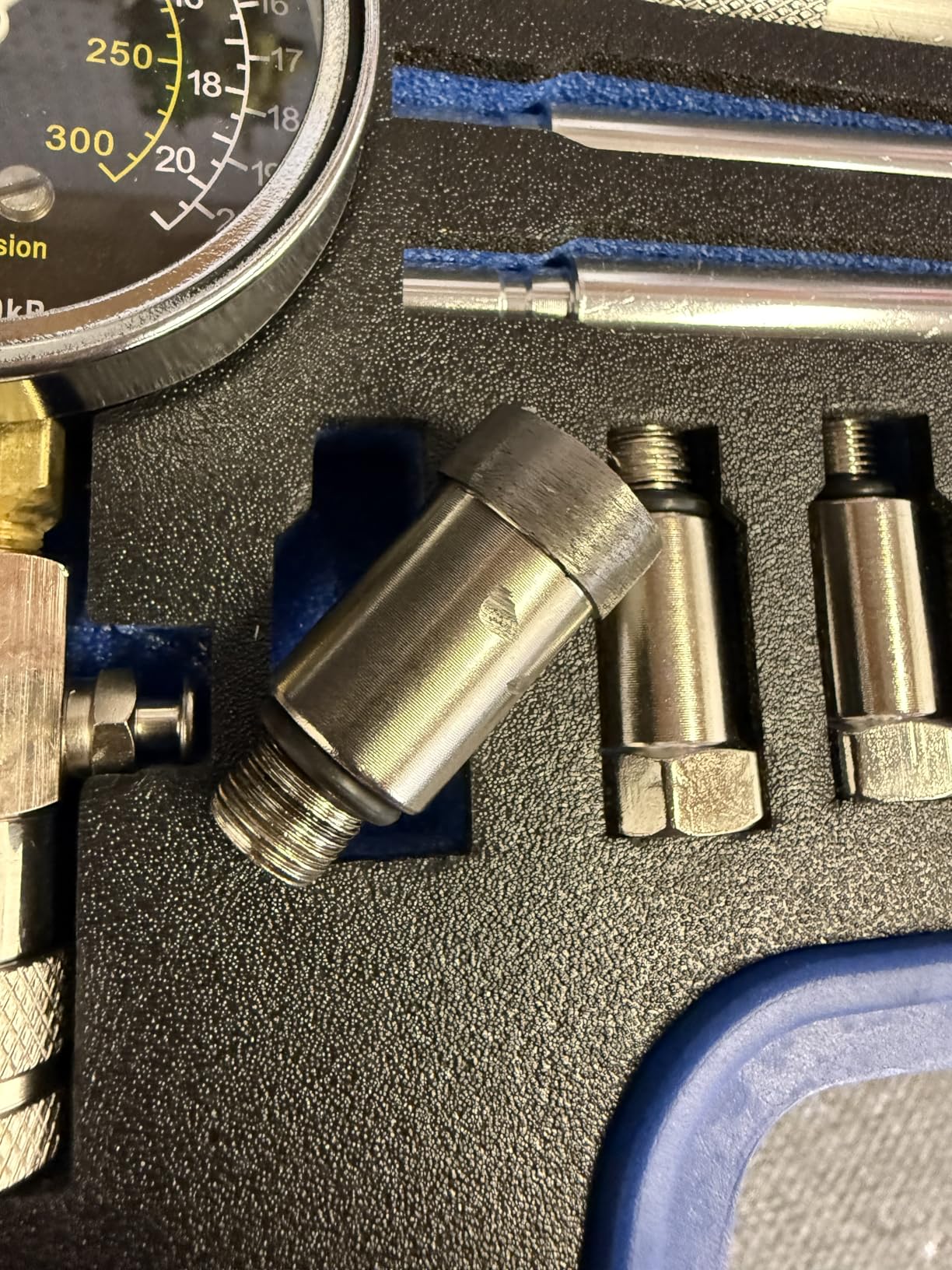 Orion Motor Tech Engine Compression Tester Kit, 11 pc Cylinder Compression Tester Kit with Spark Plug Tester, Engine Cylinder Pressure Gauge for Gas Petrol Engines customer photo 2