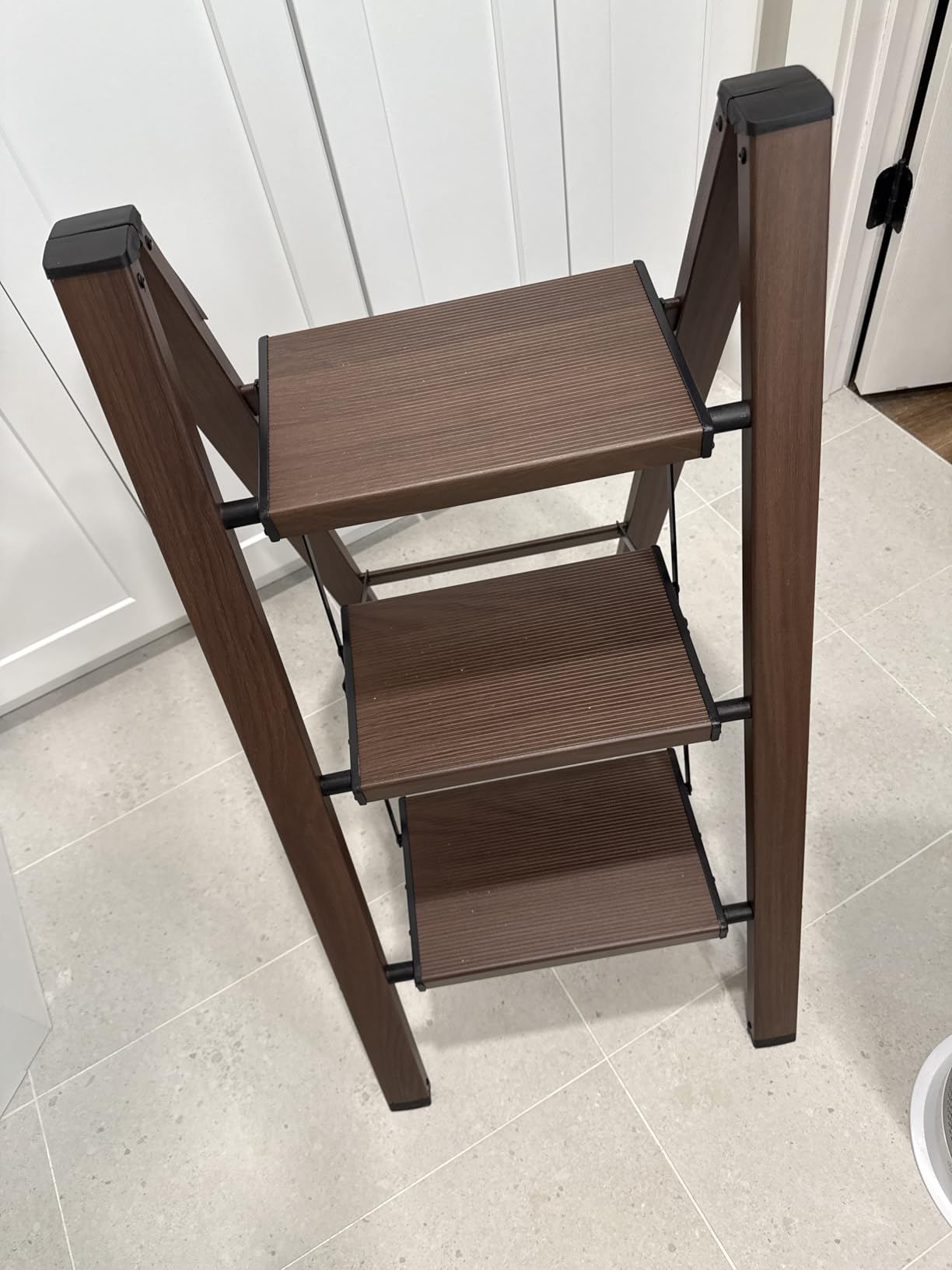 2-Step Aluminum Ladder, Lightweight Folding Step Stool with Extra-Wide Anti-Slip Steps, 330 lbs Capacity, Compact Space-Saving Design for Home Kitchen and Office customer photo 2