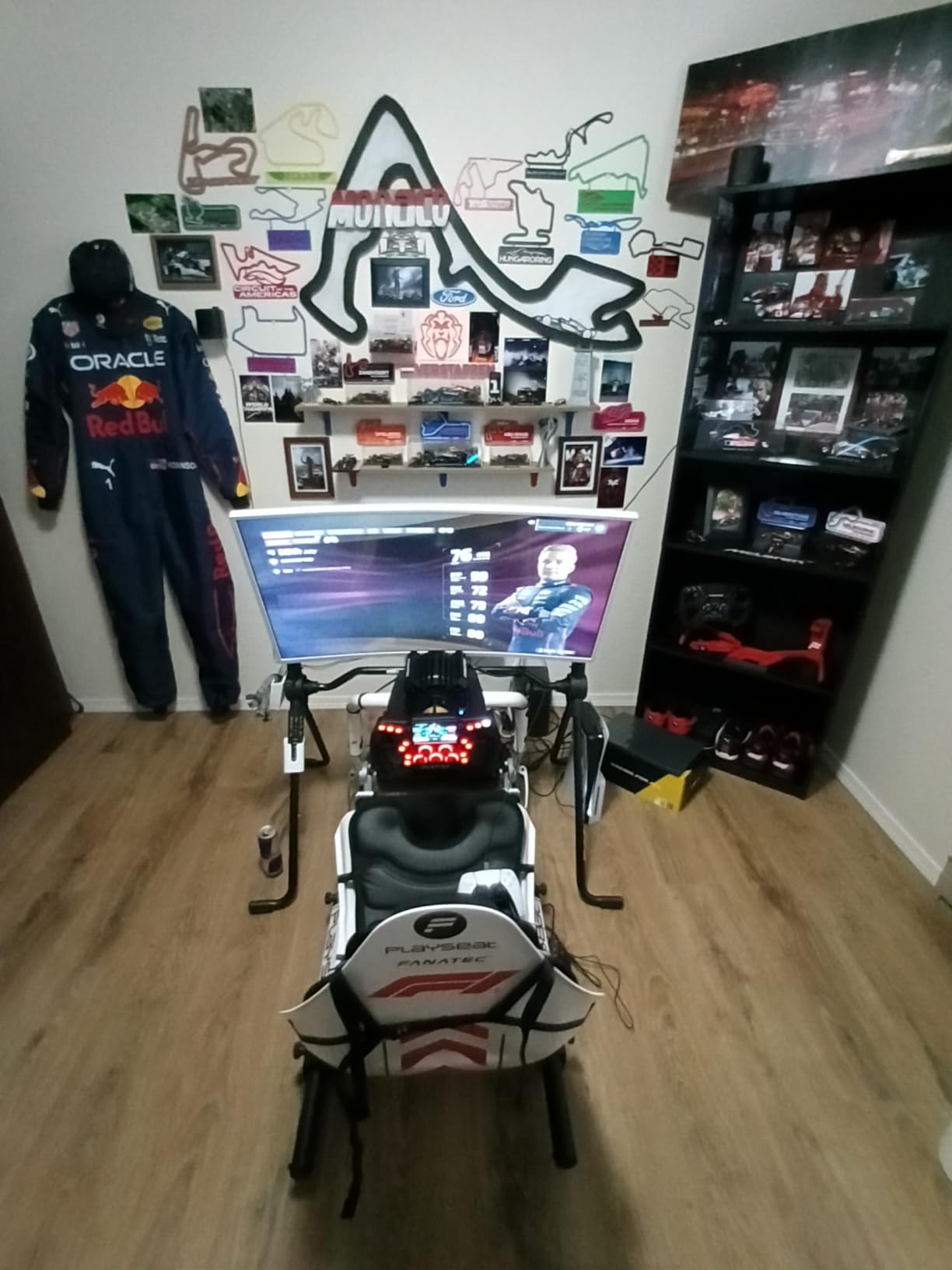 Playseat Formula Instinct - F1 Edition Racing Simulator customer photo 1