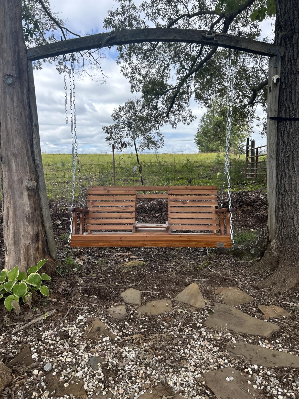 VEVOR Wooden Porch Swing 5 ft, Patio Bench Swing for Courtyard & Garden, Upgraded 880 lbs Strong Load Capacity, Heavy Duty Swing Chair Bench with Hanging Chains for Outdoors, Brown customer photo 2