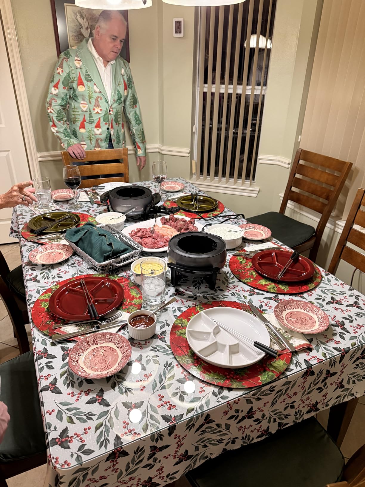 Hamilton Beach 12 Cup Electric Fondue Pot Set with Temperature Control, 6-Color Coded Forks, for Cheese, Chocolate, Hot Oil, Broth, 3 Quart PFAS-Free Nonstick Interior, Gray (86202) customer photo 2