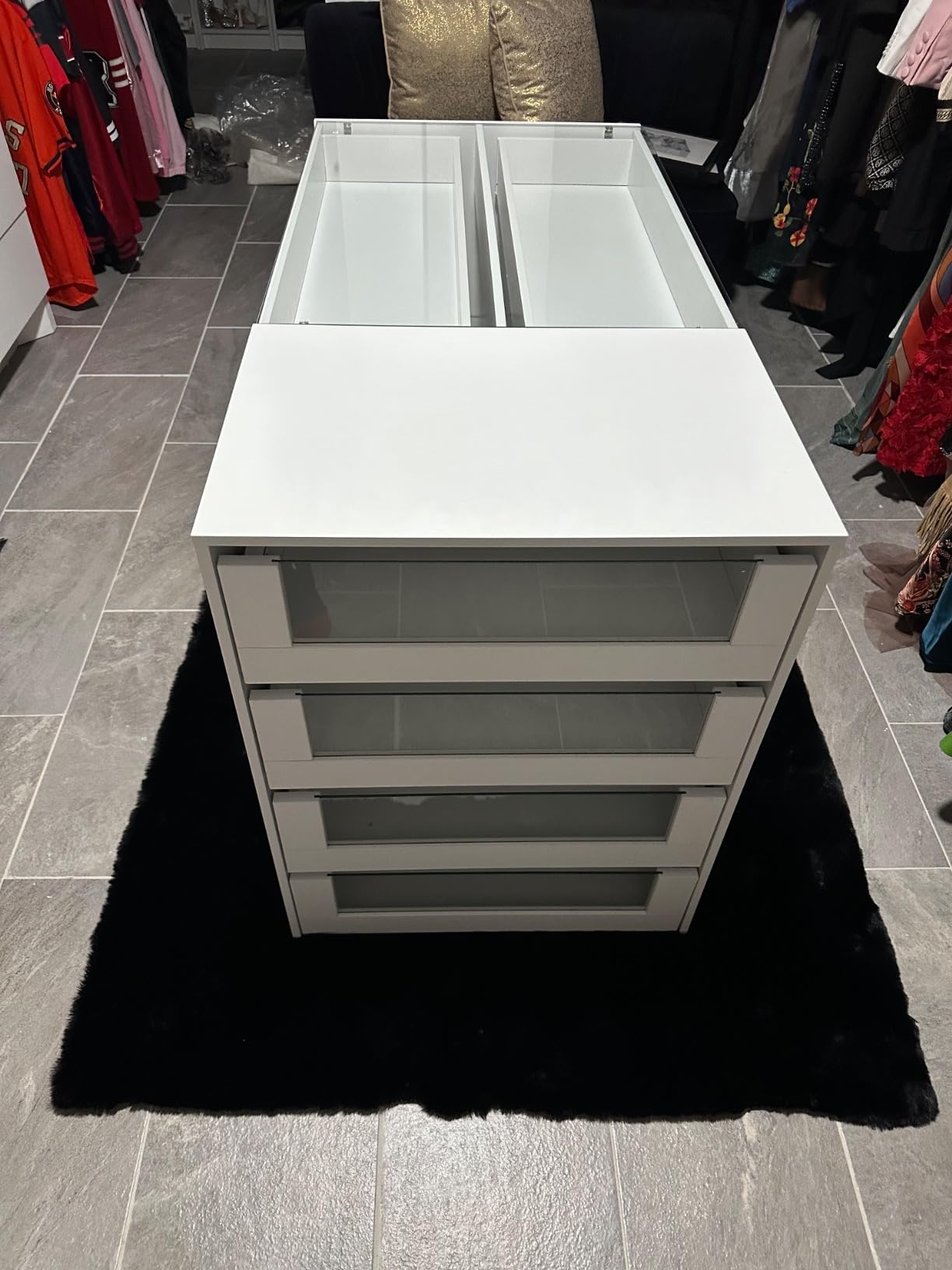 MOUMON Makeup Vanity Storage Island with Drawers and Shelves, Wardrobe Closet Island with Glass Tabletop, for Dressing Room Cloakroom White (47.2