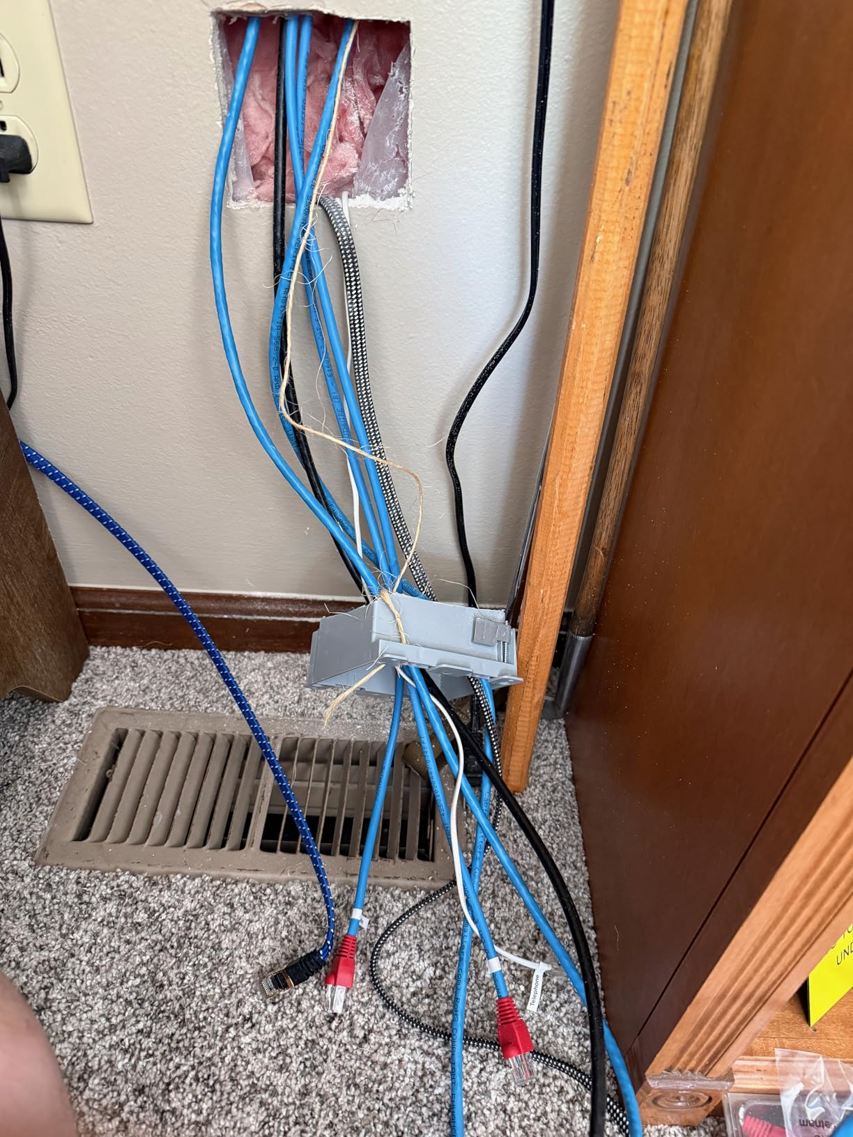 Cable Matters [UL Listed] 10Gbps in-Wall (CM) Rated 23AWG Bare Copper Cat 6 Cable - 500ft, Solid, UTP Cat6 Bulk Ethernet Cable, Cat6 Ethernet Cord, Blue customer photo 1