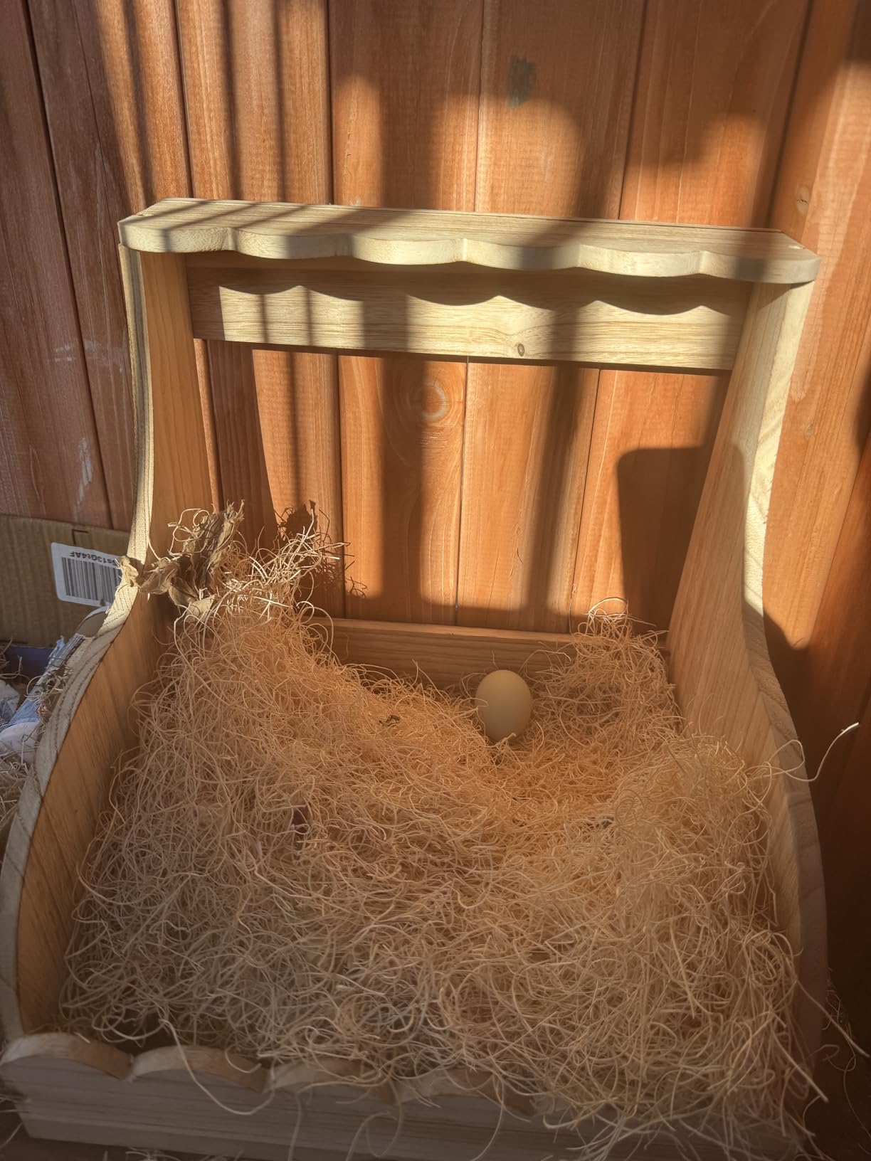 Single Compartment Hens Nesting Box, 14.5 x 13.75 x 13 Inch Wood Chicken Laying Eggs Boxes, Large Heavy Duty Chicken Coop Nest Box Accessories for Duck Birds Poultry, Easy Assembly customer photo 1