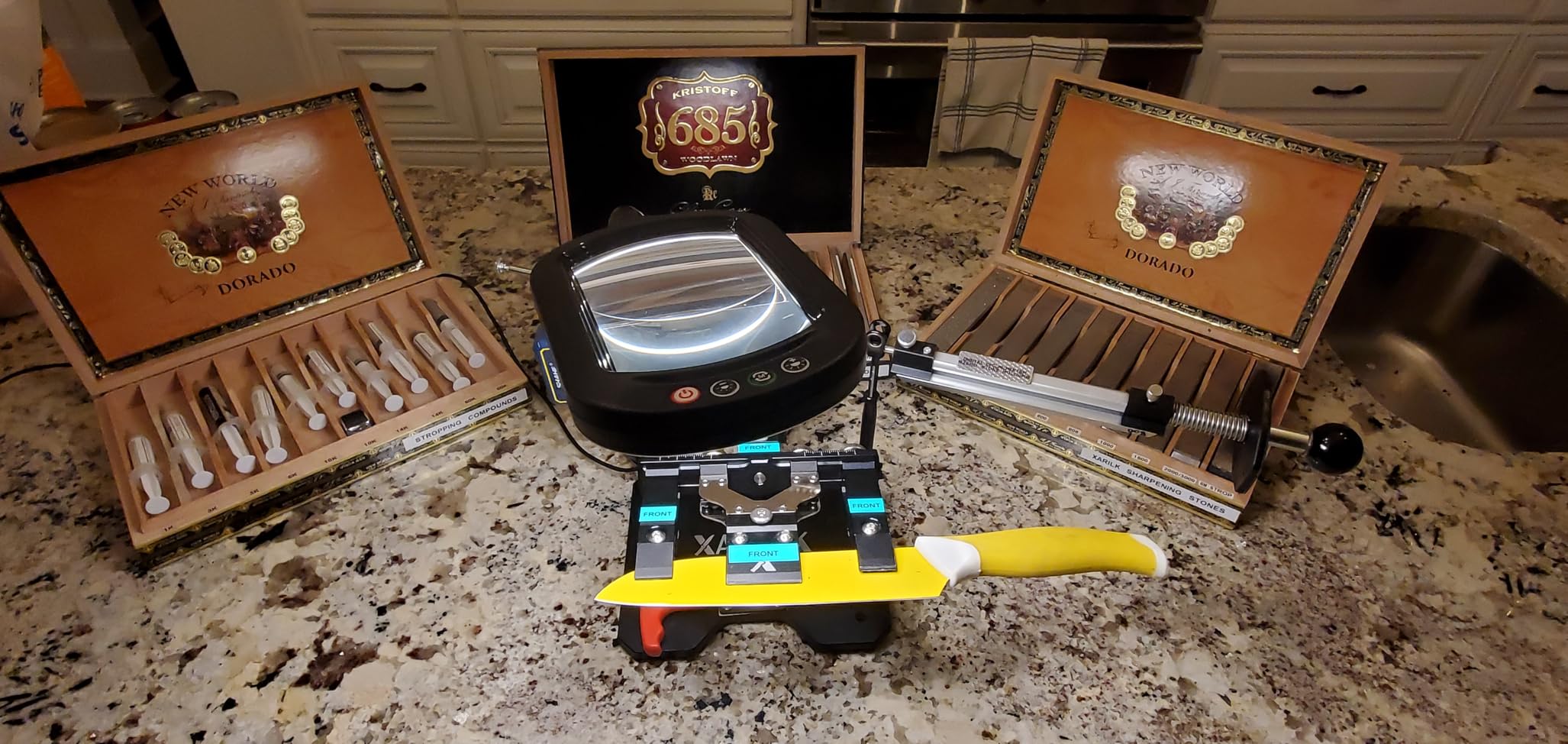 Veemagni 10X Rectangle Magnifying Glass with Light and Stand, Flexible Gooseneck LED Lighted Desk Lamp, 5 Color Modes Stepless Dimmable, Hands Free Magnifier for Reading Crafts Painting Close Work customer photo 1