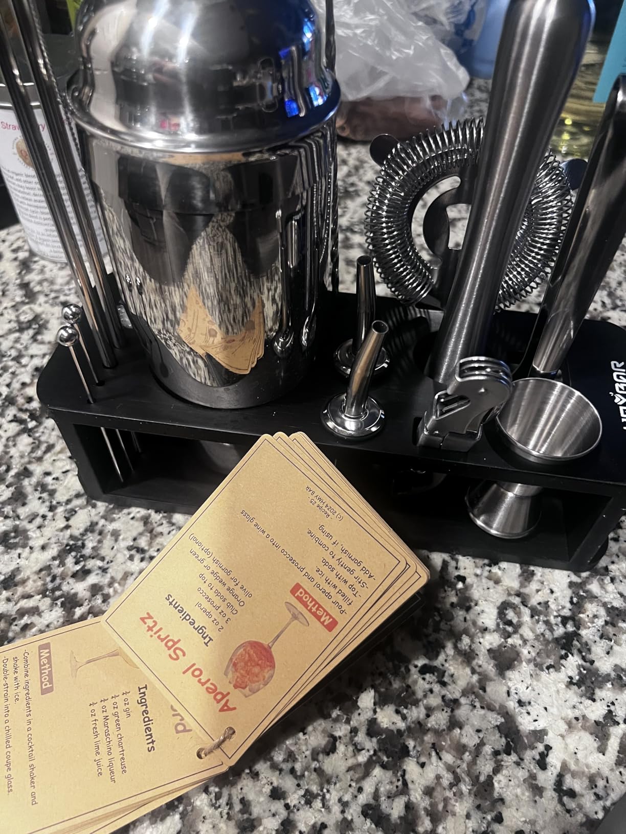 HMYBAR 22-pc Cocktail Shaker Set(24oz/700ml) | Mixology Bartender Kit | Bar Tool Set | Martini Making Set with 39-Recipe Cocktail Cards & Kit's Deco, Bamboo Stand Black Color, Silver Tools customer photo 2