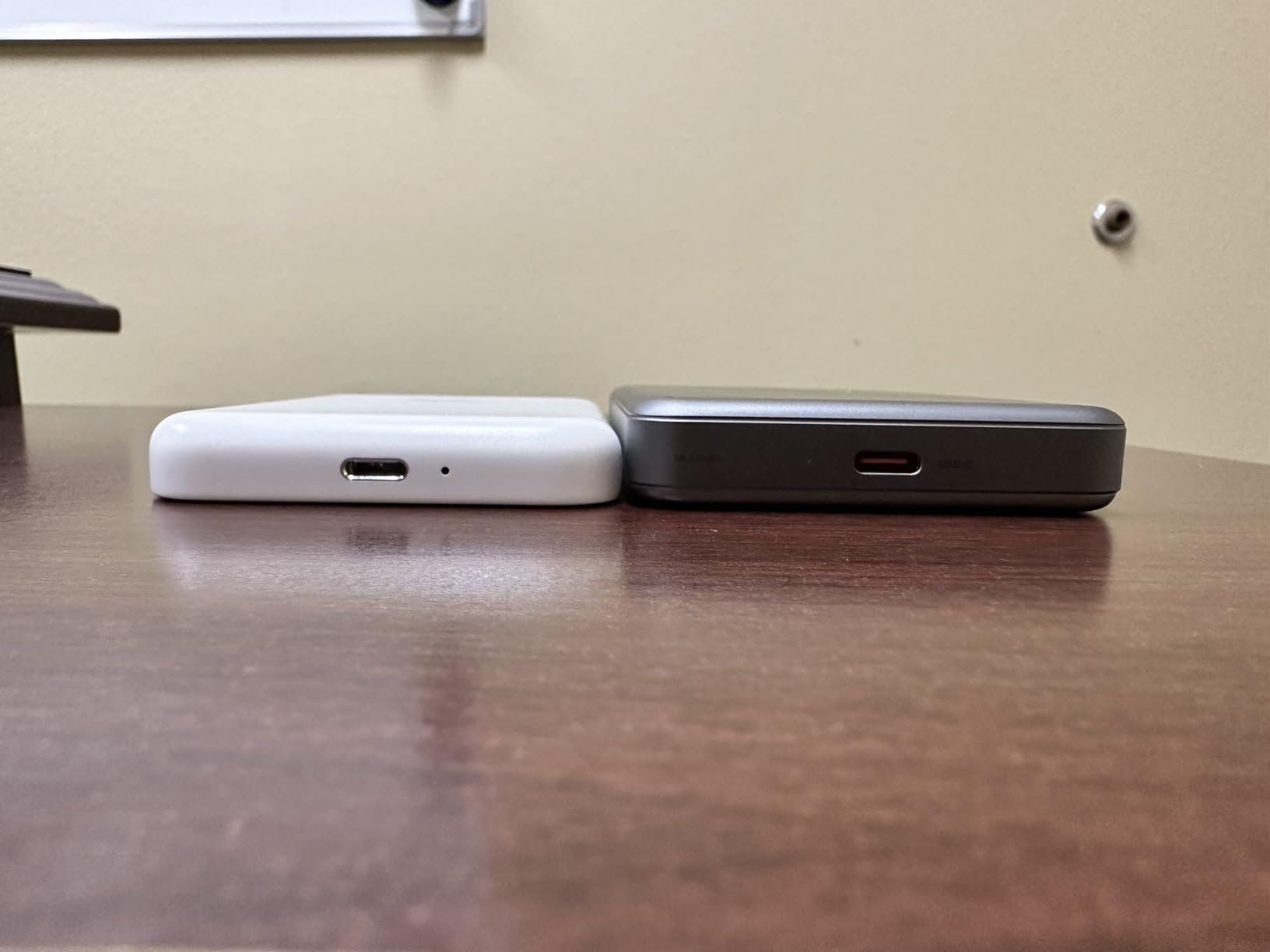 TORRAS MiniMag Power Bank, Ultra-Slim 10,000mAh Magnetic Wireless Portable Charger, 22.5W Fast Charging iPhone Air Magnetic Battery Pack Designed for iPhone 17 Pro Max/17 Pro/Air/16/15/14/13/12, Gray customer photo 1