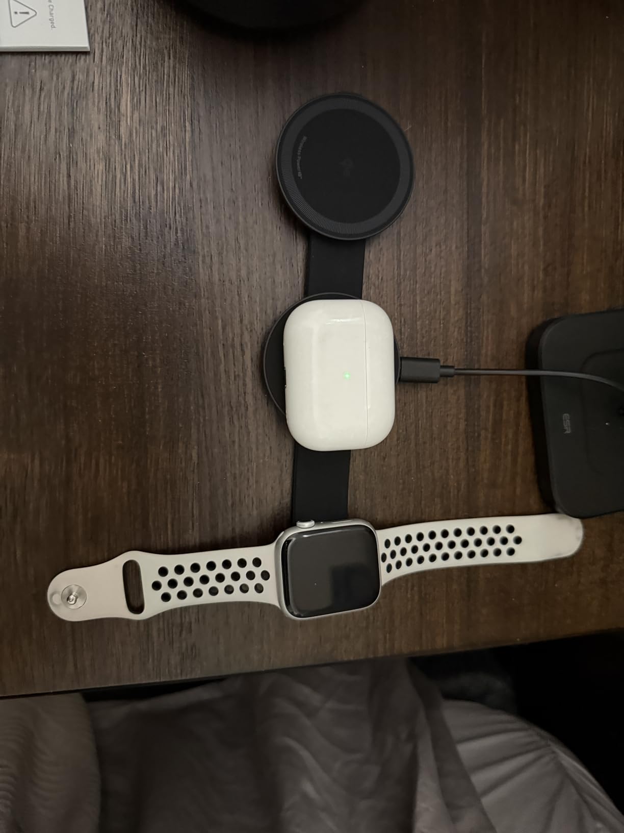 Anker MagSafe Compatible MagGo UFO 3-in-1 Charger, iPhone 17 Wireless Charging Station, 15W Qi2 Certified, Foldable Travel Charging Pad, for iPhone 17/16/15/14, AirPods, Apple Watch (Not a Power Bank) customer photo 1