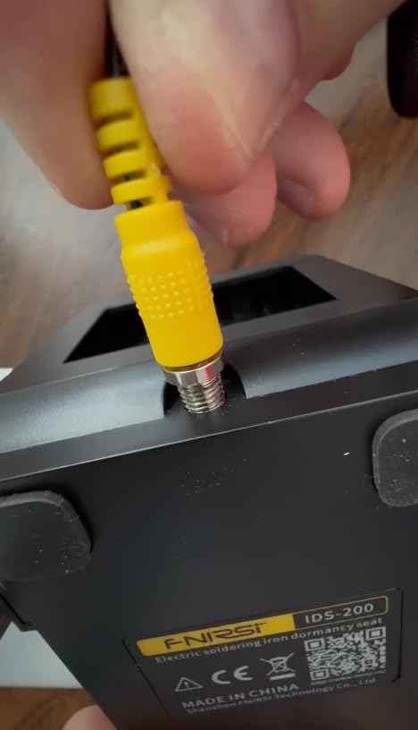 FNIRSI DWS-200 200W Precision Digital Soldering Station Kit, with 3 F210 & 6 F245 Soldering Iron Tips and 2 Helping Hands, Temp Value & Curve Mode, 3 Temperature Storage, Full-Color Display customer photo 2