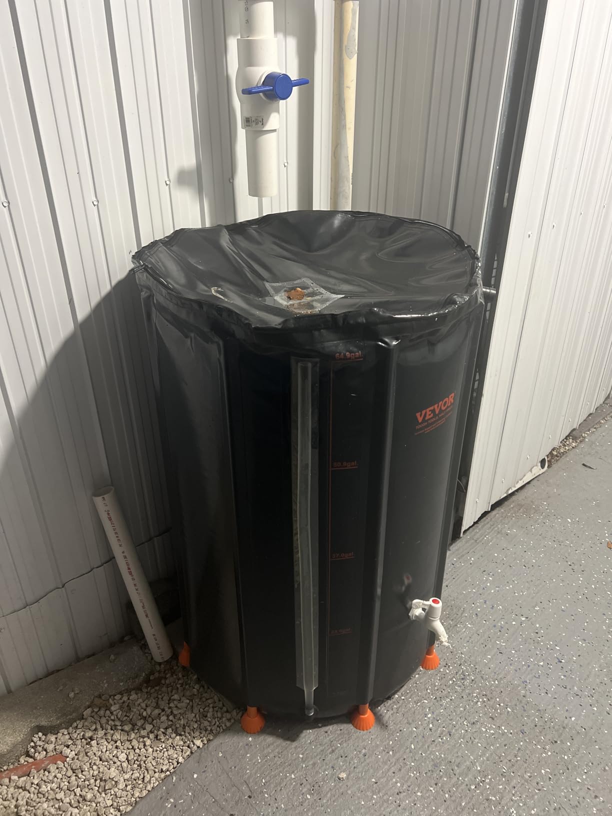 VEVOR Collapsible Rain Barrel, 100 Gallon/380 L Portable Water Tank, PVC Rainwater Collection Barrel with Spigots and Overflow Kit, Water Barrel for Garden Water Catcher customer photo 1