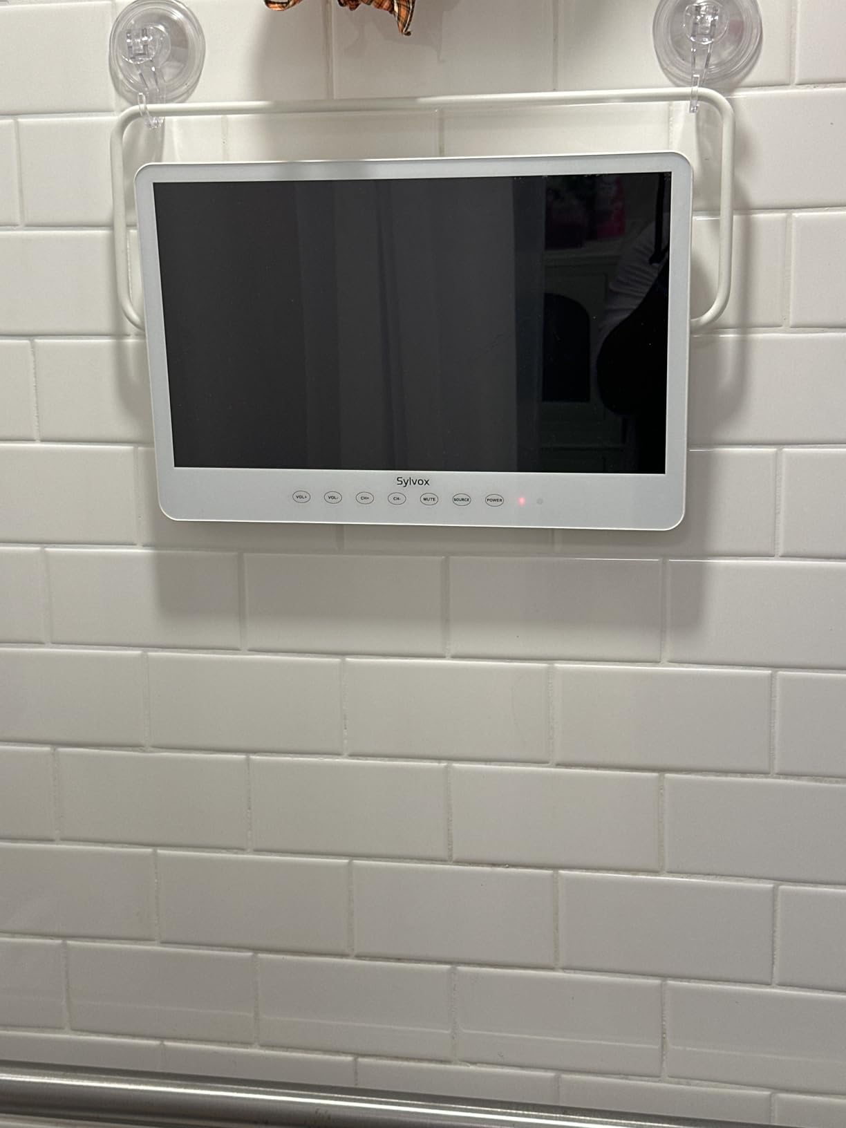 SYLVOX 15.6'' Portable Smart TV 12 Volt Television, 10000mAH Battery Powered IP66 Waterproof Dual Speakers Wireless WiFi 300nits Small Outdoor TVs, for RV Camping Pool Bathroom Kitchen Bedroom customer photo 2