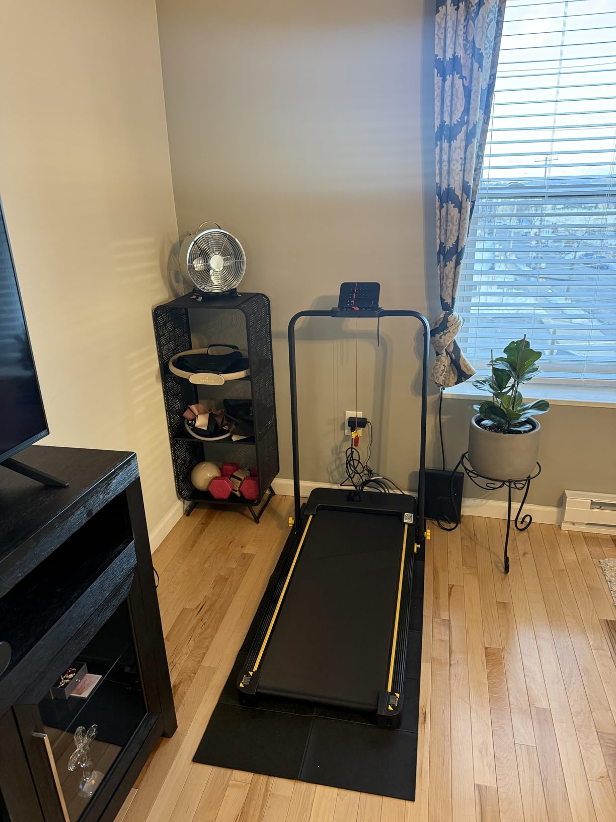 Foldable Treadmill with Incline, Walking Pad with Handle Bar 3 Level Incline, Portable Folding Treadmills for Home/Office 300 Lbs Capacity, Quiet Desk Treadmill with Remote Control & APP customer photo 1