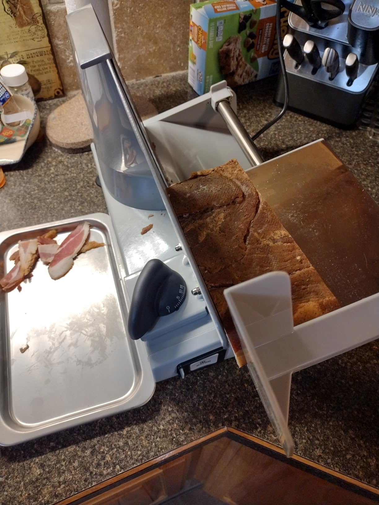 Meat Slicer, 200W Meat Slicer Machine for Home, DC Motor Quiet Deli Slicer with 2 Removable 7.5'' Stainless Steel Blades, Adjustable Dial for 0-15mm, Electric Food Slicer for Meat, Cheese, Bread customer photo 1