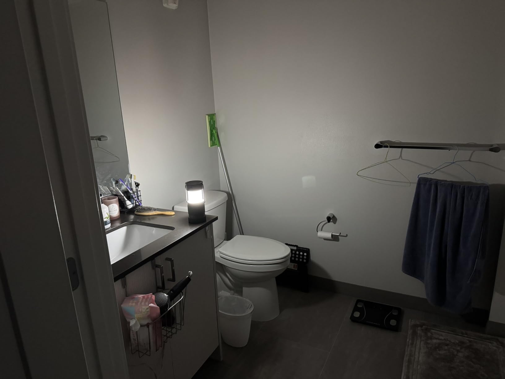 Energizer S-500 Hybrid Power Camping Lantern, Solar, Rechargeable, or AA Battery Powered, IPX4 Water Resistant Bright LED Lantern customer photo 1