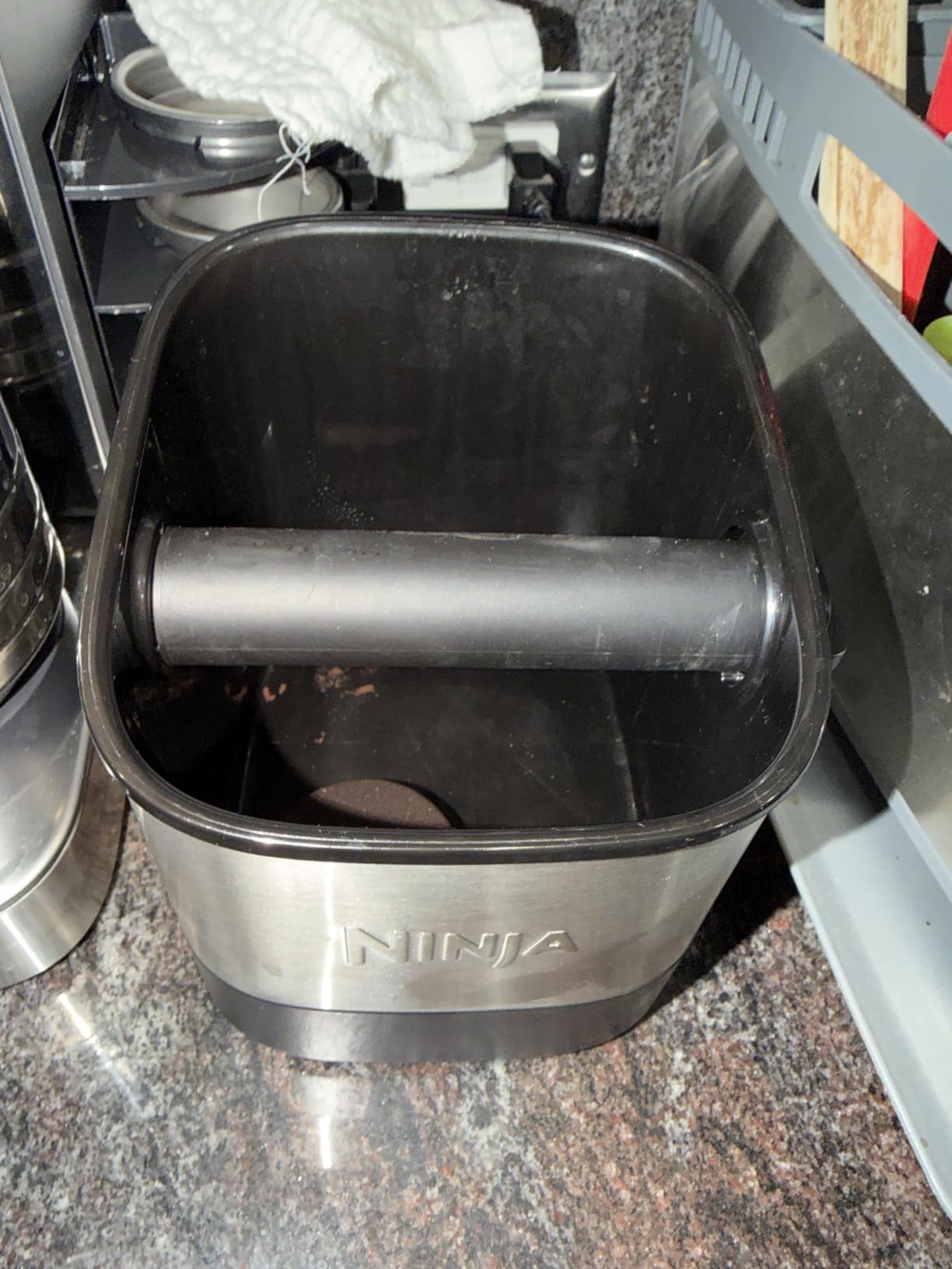 Ninja Luxe Café Knock Box, Accessories for Espresso Machine, Easy & Mess-Free Puck Disposal, Coffee & Espresso Grounds, Non-slip Base, Removable Bar, Holds 10 Double Shot Pucks, XSKKNOCKBOX customer photo 1