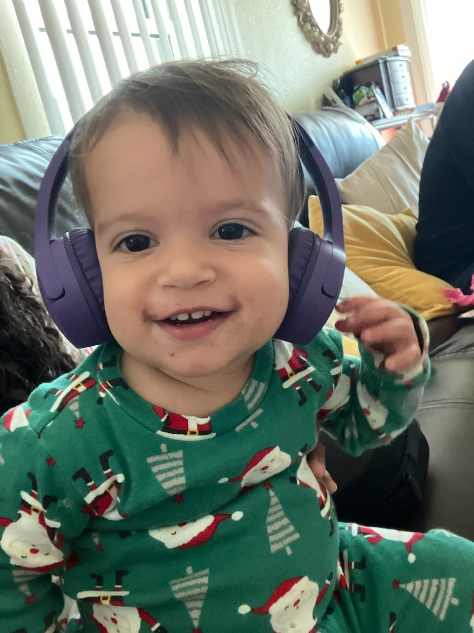 Belkin SoundForm Mini w/Case - Wireless Bluetooth Kids Headphones with 30H Battery Life, 85dB Safe Volume Limit, Built-in Microphone - Kids On-Ear Earphones for iPhone, iPad, & More - Pink customer photo 2