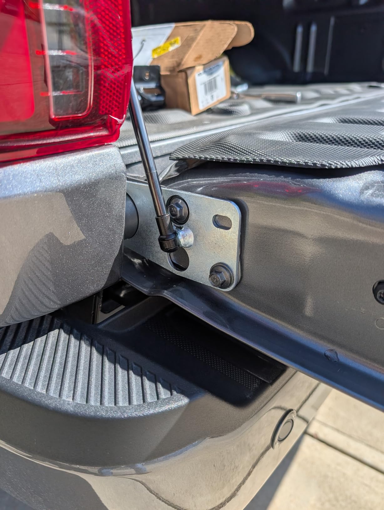 Rough Country Tailgate Assist for Ford F-150/F-250/F-350 Super Duty Truck 2WD/4WD (2015-2026) - Smooth, Safe & Controlled Tailgate Lowering customer photo 1