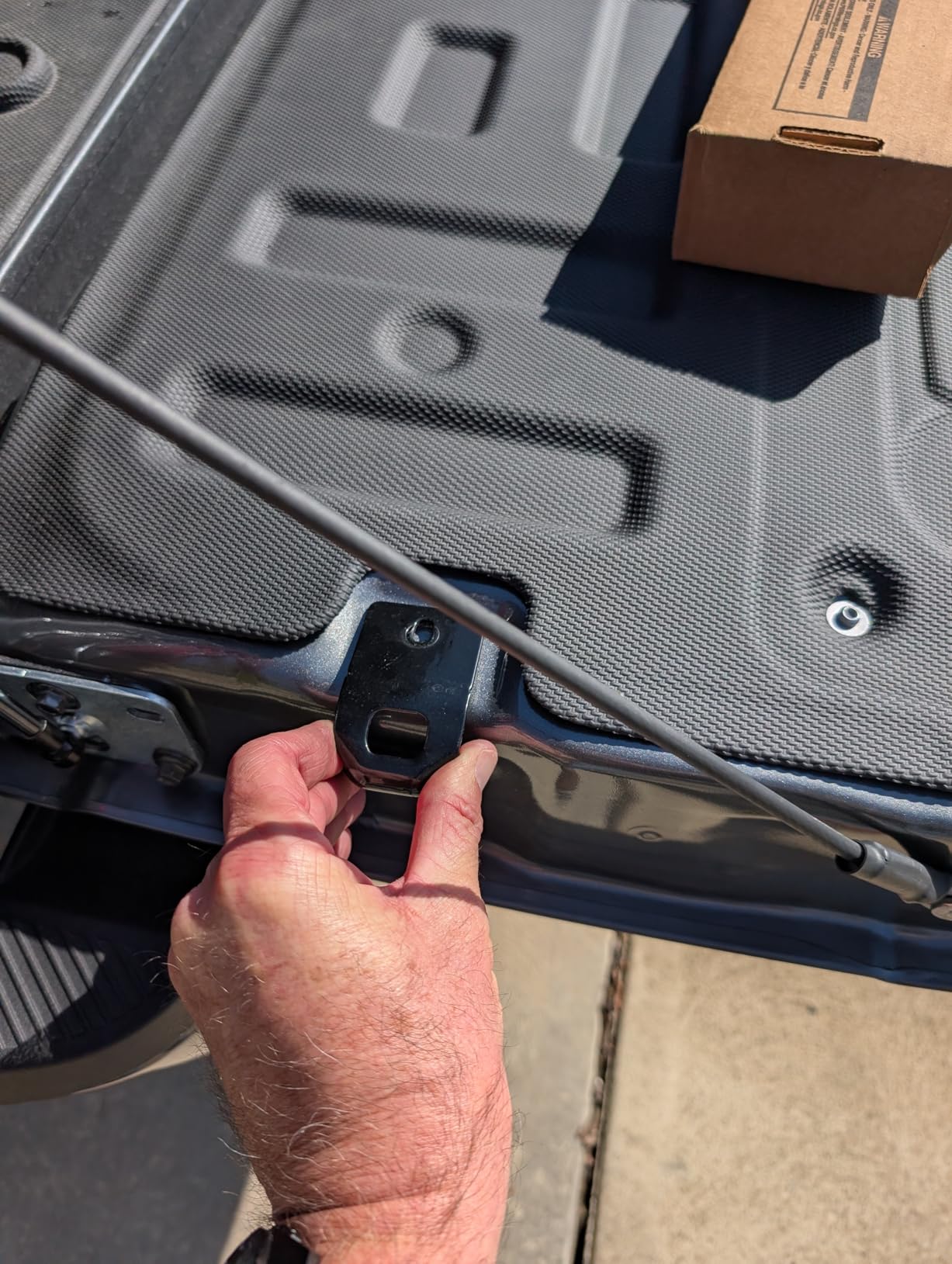 Rough Country Tailgate Assist for Ford F-150/F-250/F-350 Super Duty Truck 2WD/4WD (2015-2026) - Smooth, Safe & Controlled Tailgate Lowering customer photo 2