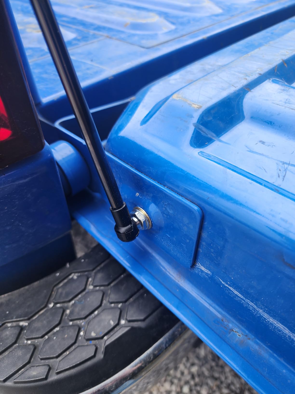 Rough Country Tailgate Assist for Ram 1500/2500/3500 (2010-2026 & Classic) - Smooth, Safe & Controlled Tailgate Lowering customer photo 1