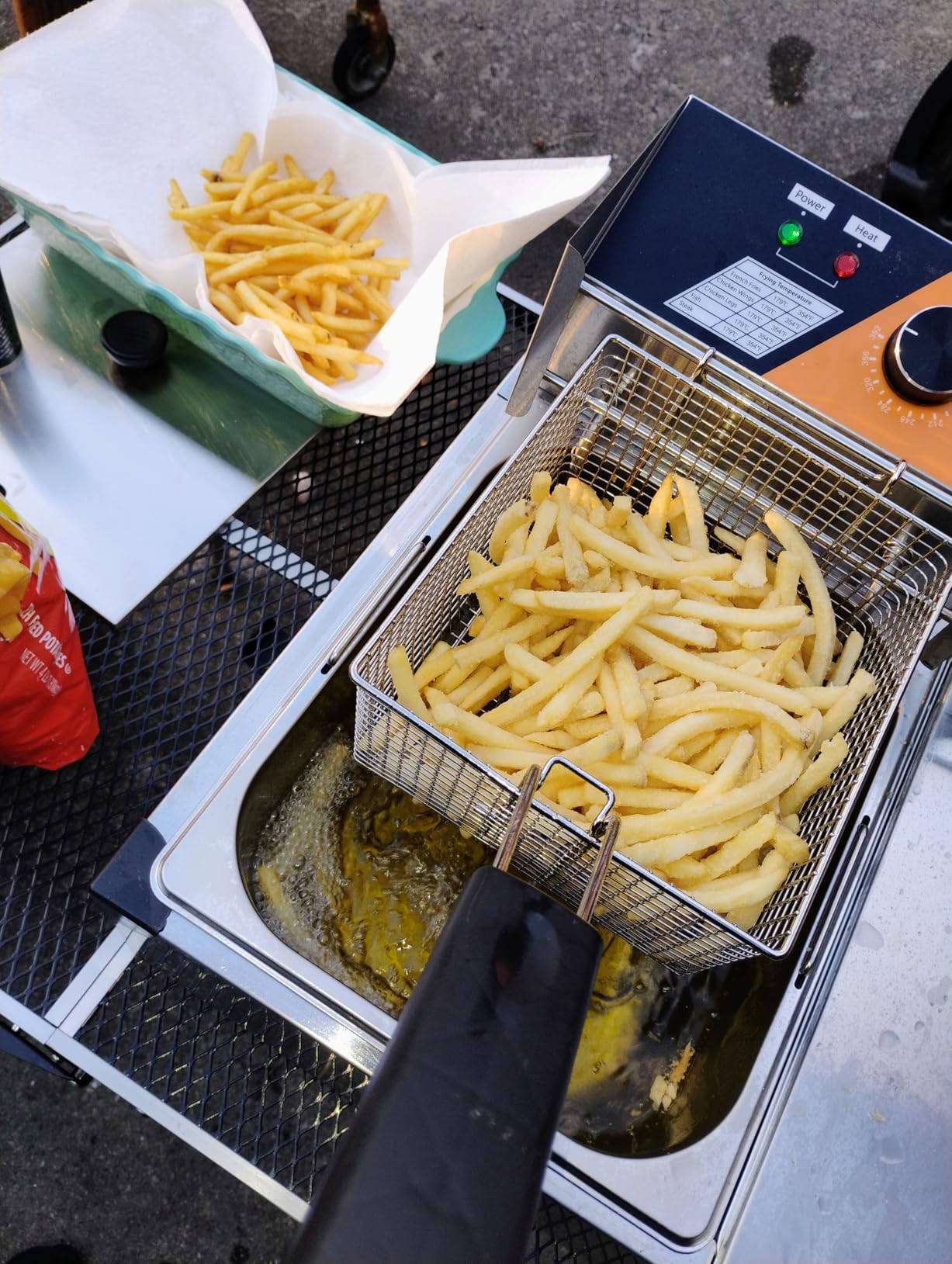 Commercial Deep Fryer 20.7Qt/20L Dual Tank Deep Fryers with Baskets 0.8mm Thickened Stainless Steel Electric Countertop Fryer with Adjustable Temperature, 1700w x2, 110v customer photo 1