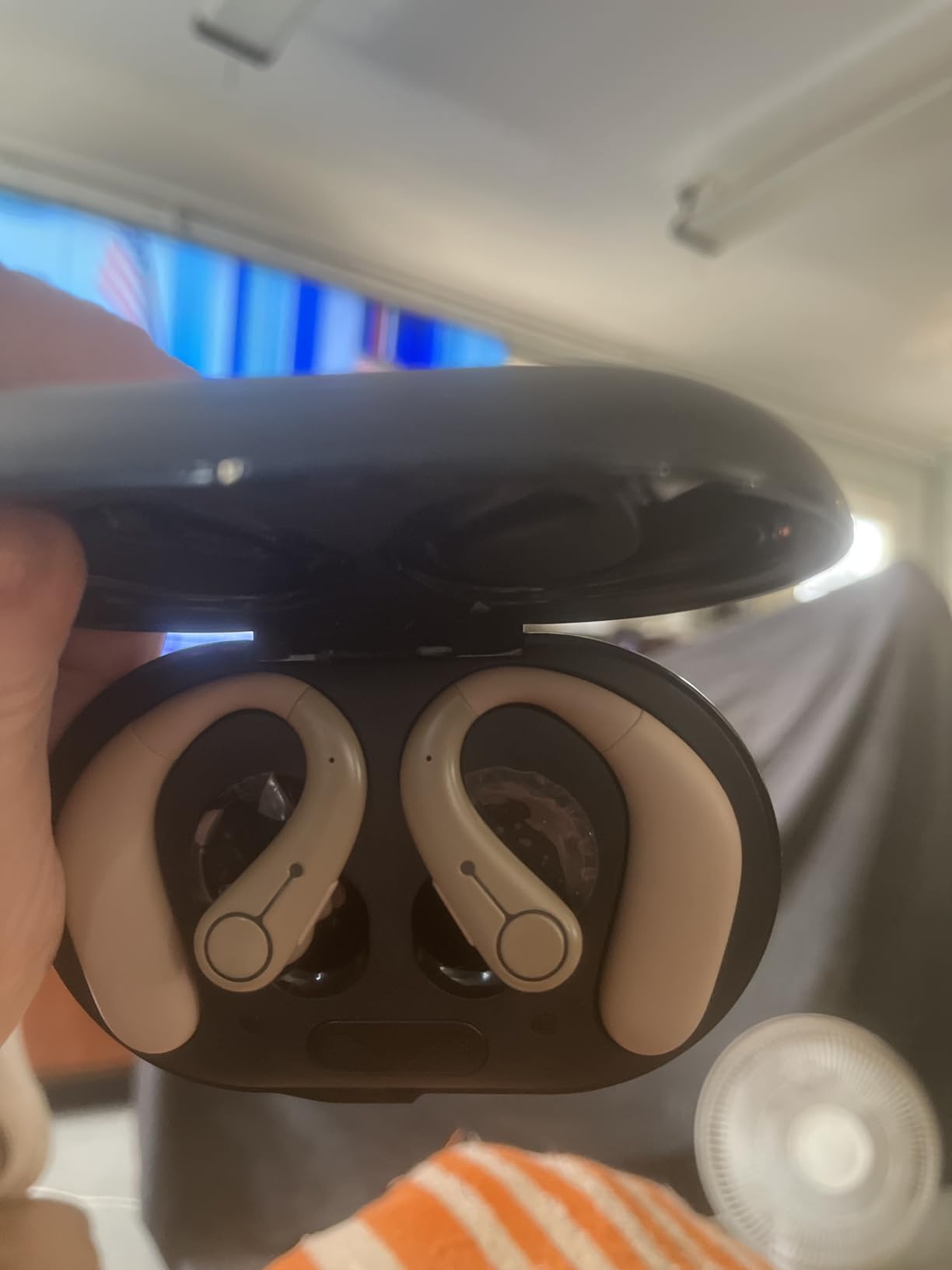 Hearing Aids, Hearing Aids for Seniors with Bluetooth, Rechargeable Hearing Aid with Noise Cancellation, 5-Level Button Volume Control, OTC Hearing Amplifier for Moderate Hearing Loss, Clear Sound customer photo 1