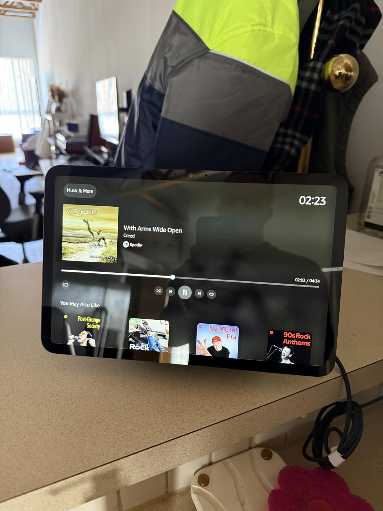 Echo Show 8 (newest model), Vibrant HD 8.7