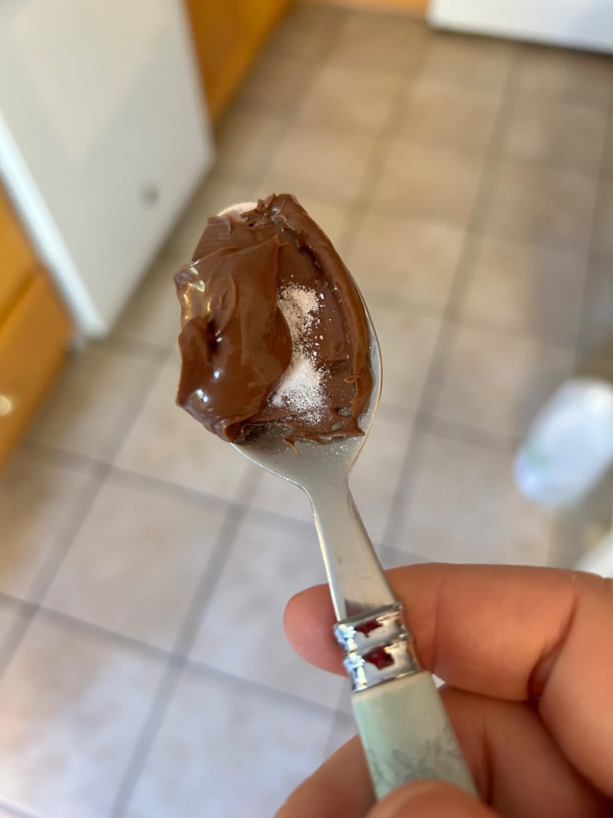 Johnbee Pill Crusher, Pill Grinder Fine Powder Extremely Fine. Storage Compartment. Pill Crushers for Elderly, Family and Pets. Silicone Edges. Grind Multiple Pills at Once - Cleaning Brush (Cyan) customer photo 2