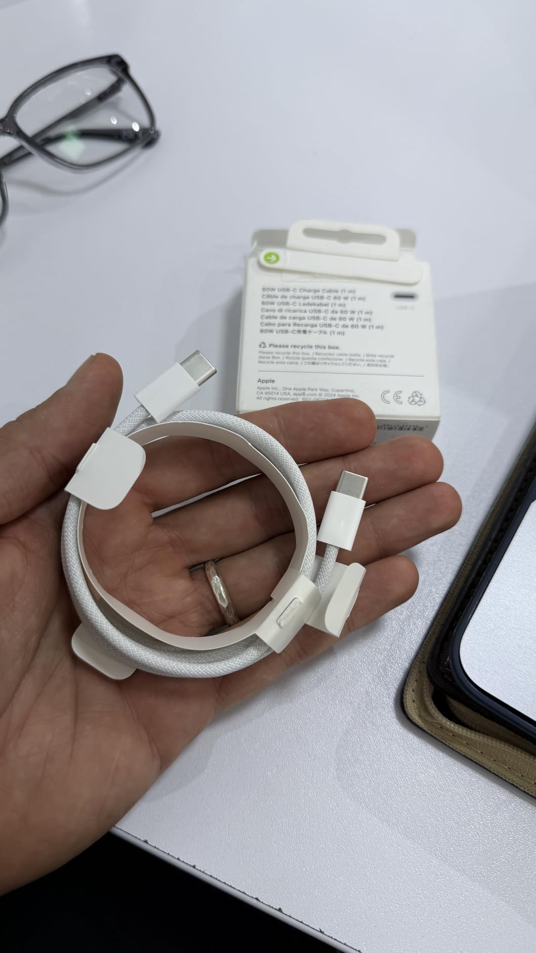 Apple 240W USB-C to USB-C Woven Charge Cable (2 m): Fast and Convenient Charging customer photo 1