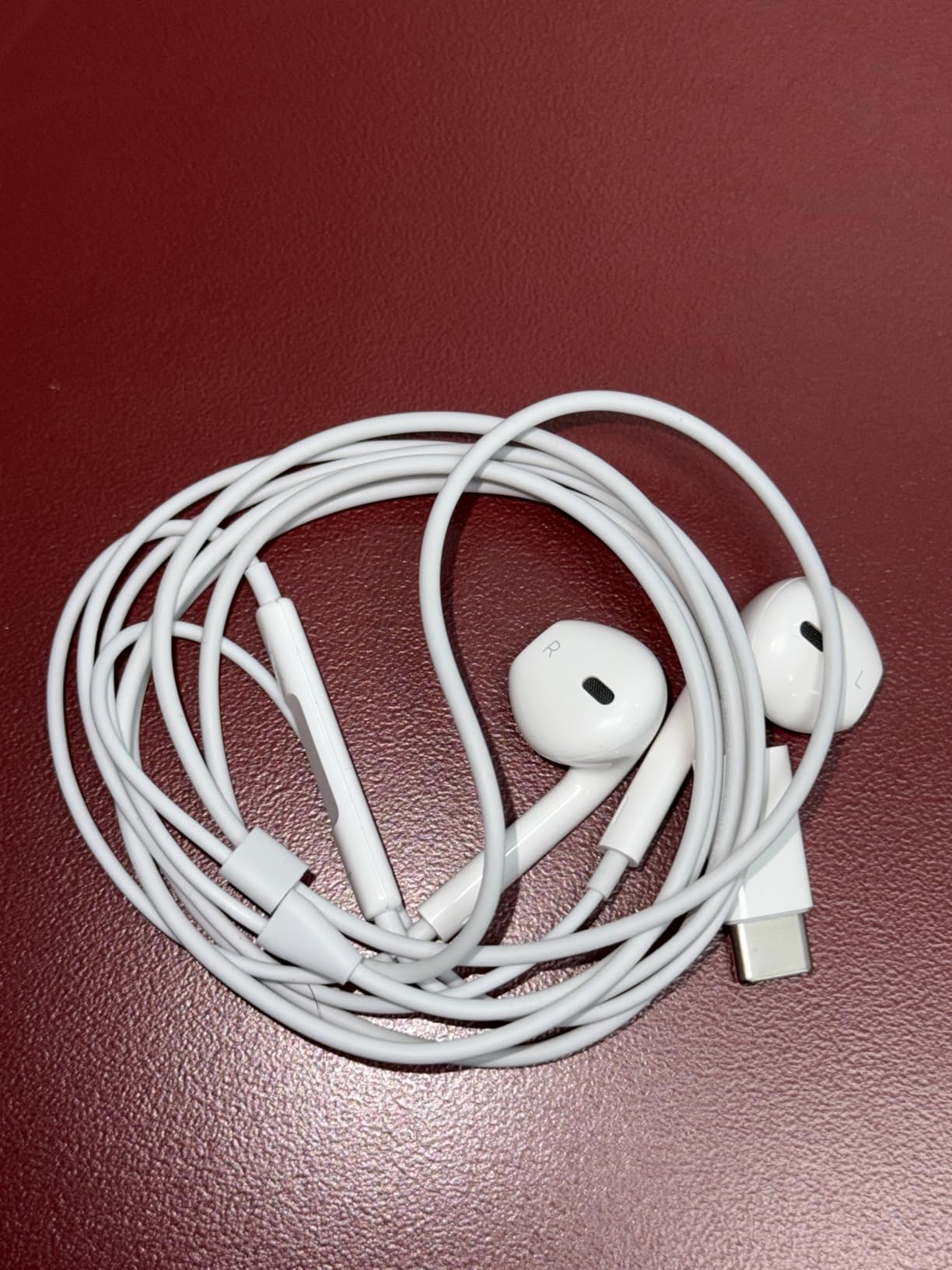 Apple EarPods Headphones with USB-C Plug, Wired Ear Buds with Built-in Remote to Control Music, Phone Calls, and Volume customer photo 1