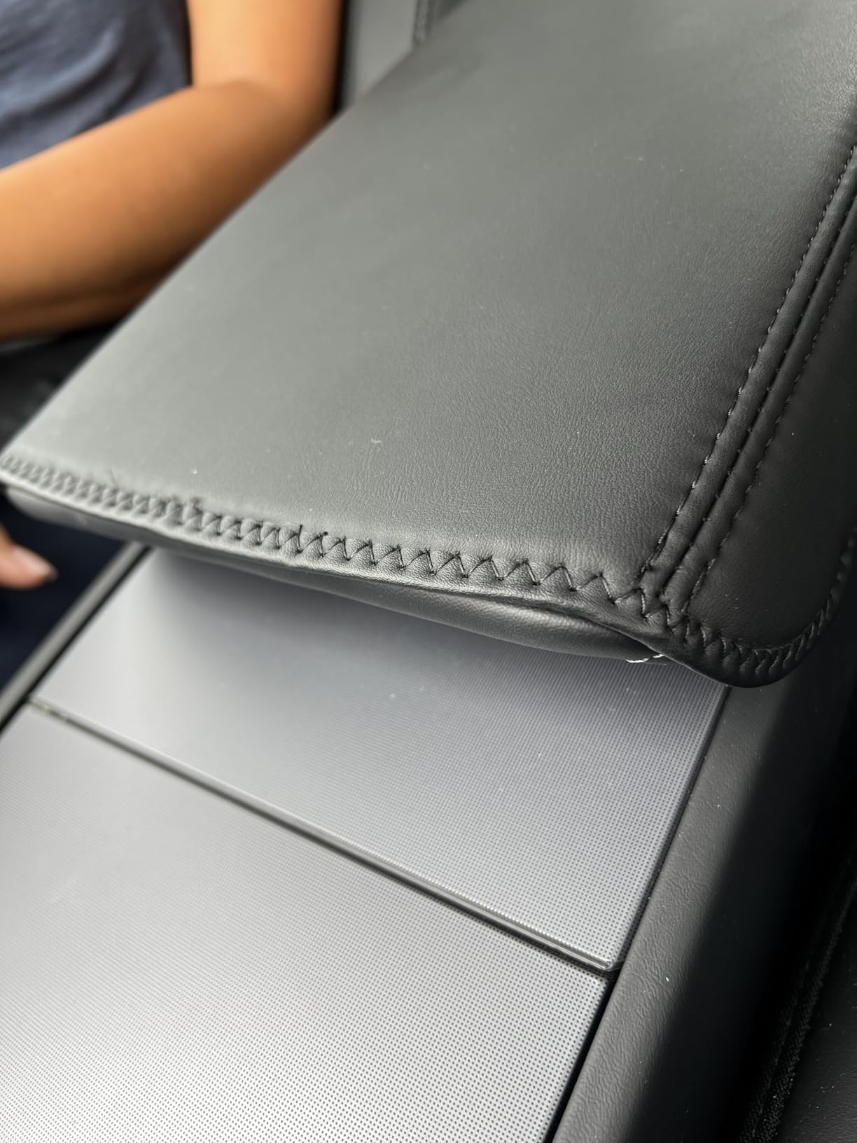 Armrest Cover for Tesla Model Y 2020-2025 Model 3 2017-2023, Original Mold Center Console Lid Protector, Premium Soft Leather, Custom Fit for Old Models customer photo 2
