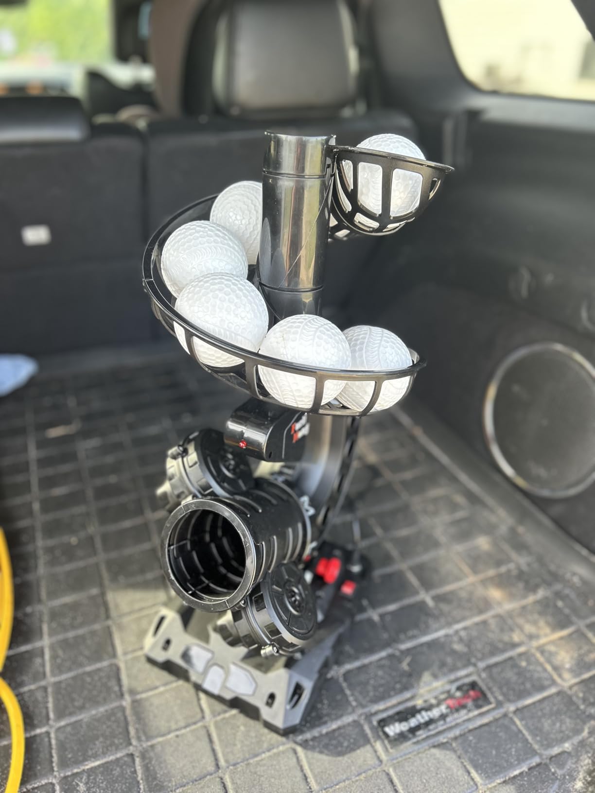 Furlihong Baseball Pitching Machine, 4 Adjustable Angles, 3 Pitch Angles, Power Bank/Battery Powered, for Beginners customer photo 1