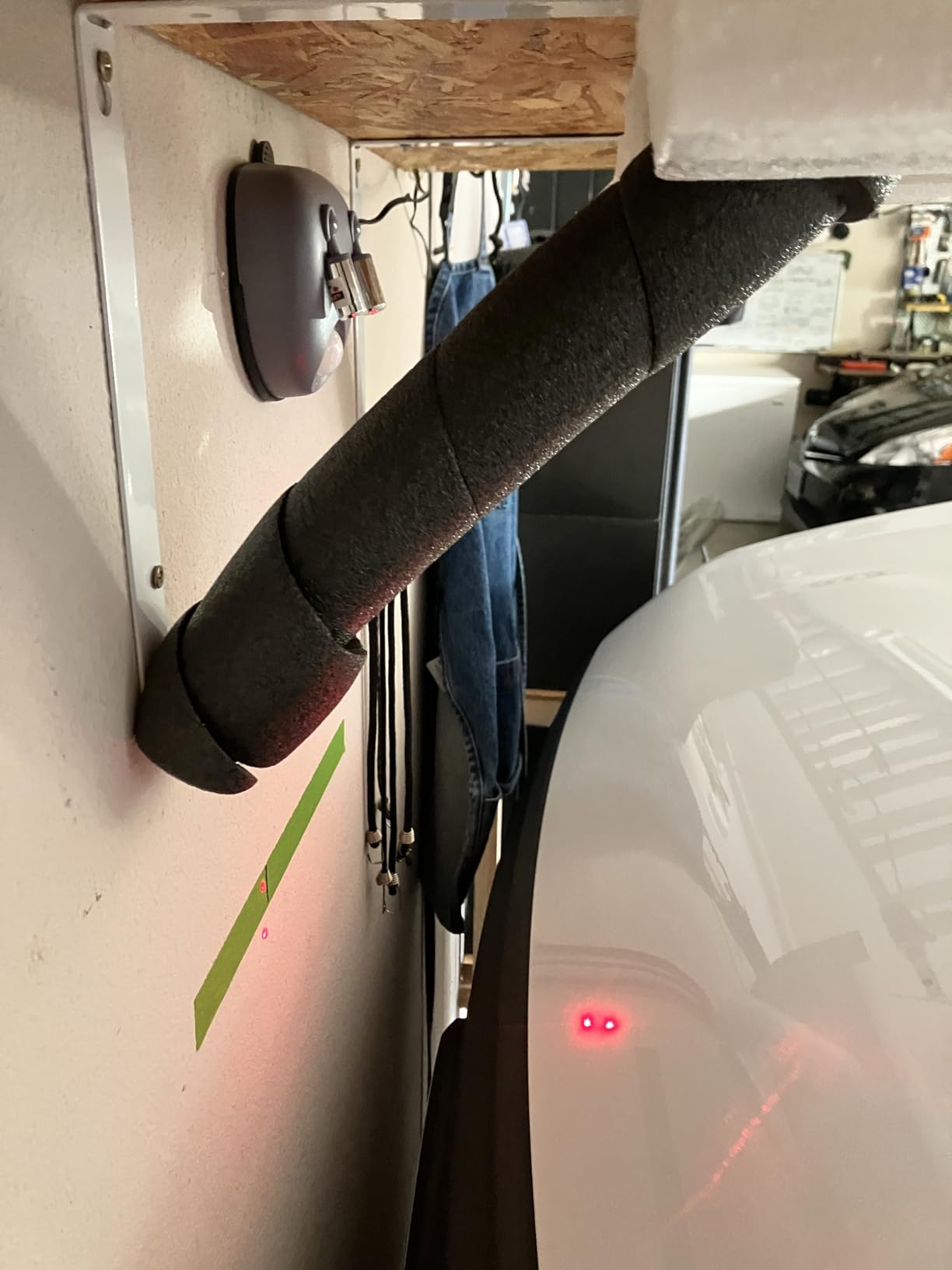 Parking Guide Assist Laser Sensor, 360 Degree Adjustable Laser Head Car Garage Sensor, Universal Dual Lasers Garage Sensors for Parking Guide, Parking Aid Car Accessories customer photo 2