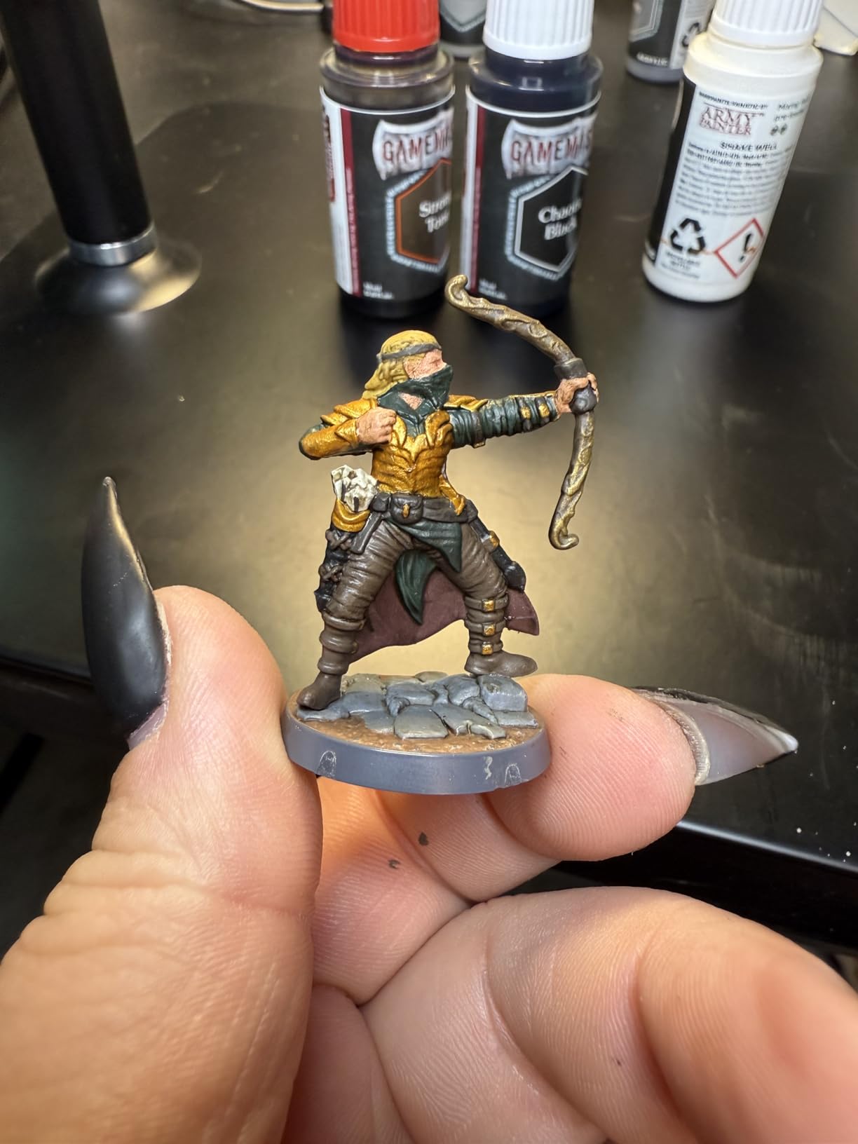 The Army Painter, GameMaster: Adventure Starter Role-playing Paint Set, 15 x 18ml Warpaints Fanatic Acrylic paints, incl. a Brush-On Primer, 5 FREE Miniatures & 1 Brush - For Warhammer & Dnd customer photo 1