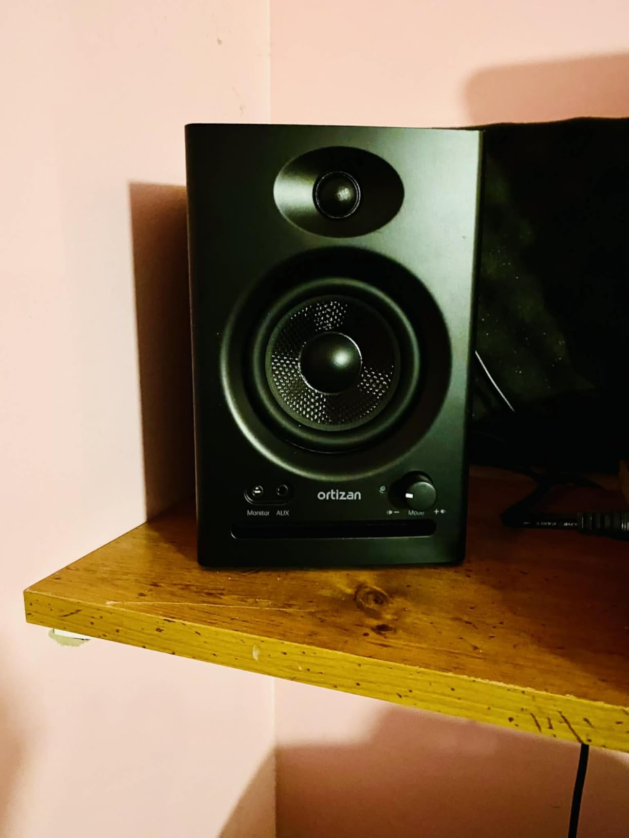 Ortizan C7 Dual-Mode 2.0 Studio Monitors, Active Monitor Speakers for Near Field Music Production, Bluetooth 5.3 Wireless Computer PC Monitor Gaming Bookshelf Speakers(Pair, White) customer photo 1