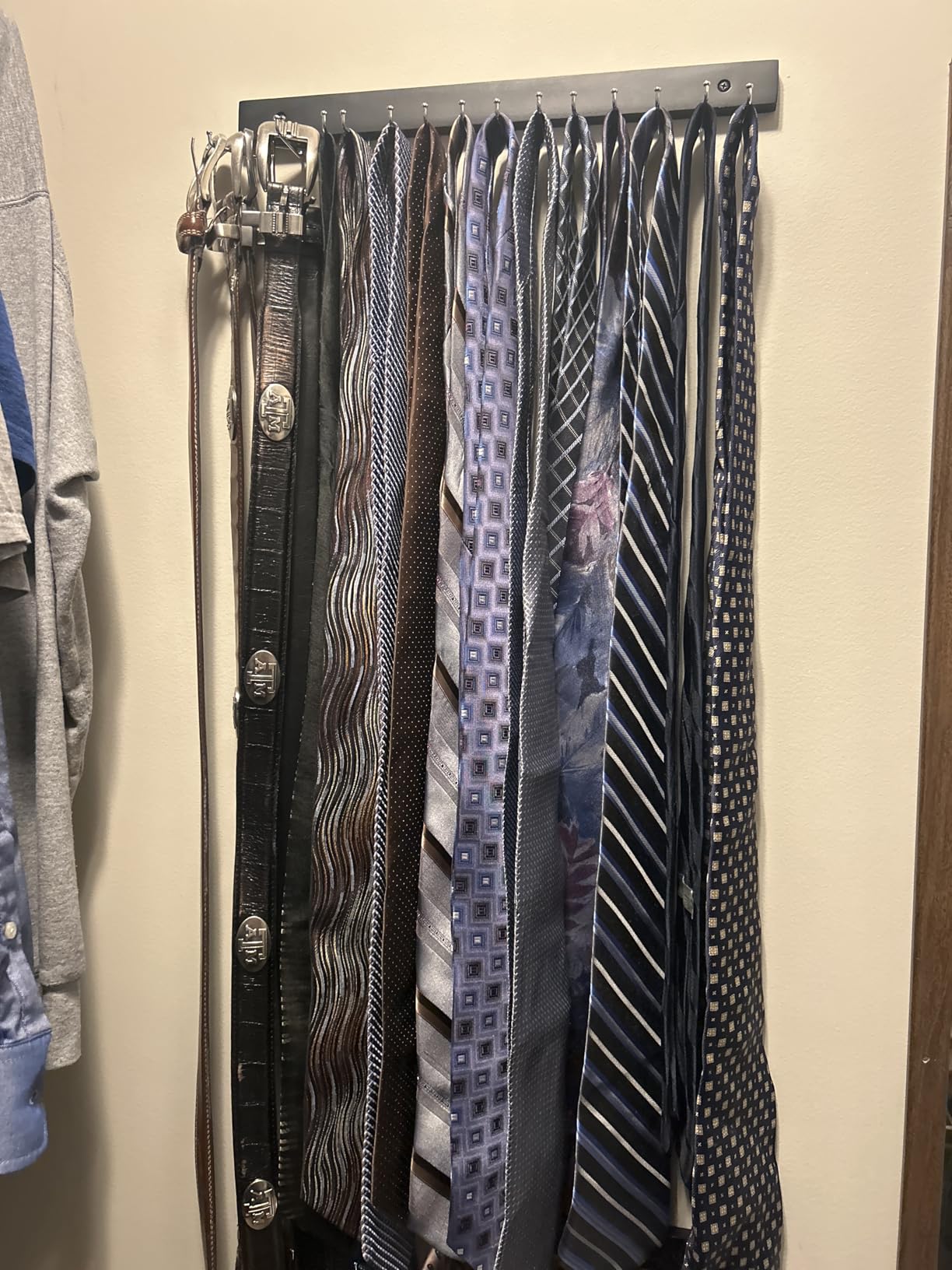 2Pack Tie Rack Wall Mounted, Wooden Belt Hanger Tie Organizer for Men with 28 Folding Hooks, Space Saving Tie Holder and Belt Rack for Closet Wall Mount, Black customer photo 2