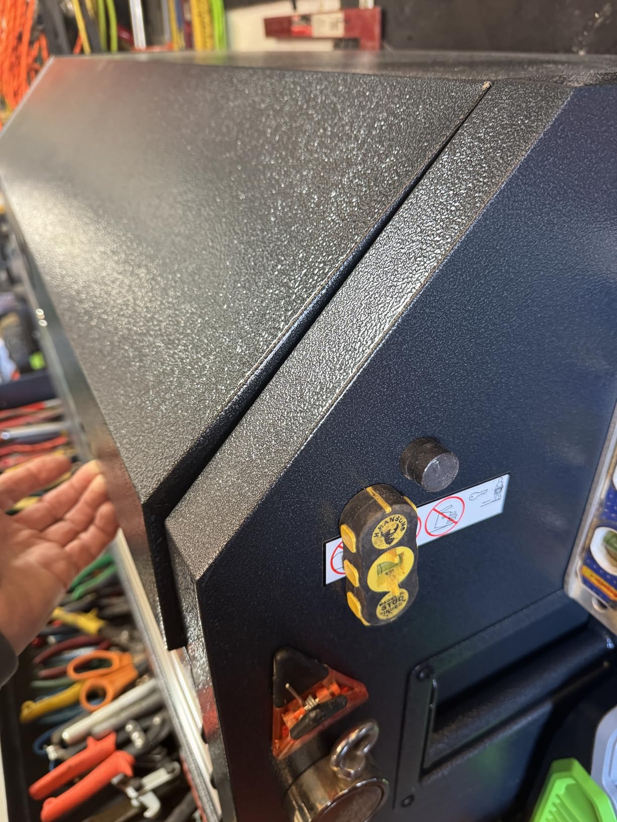 Wen 52-Inch Premium Rolling Tool Cabinet, Black, Heavy Duty 21-Gauge Powder-Coated Steel Construction, for Garage and Workshop (GG532B) customer photo 2