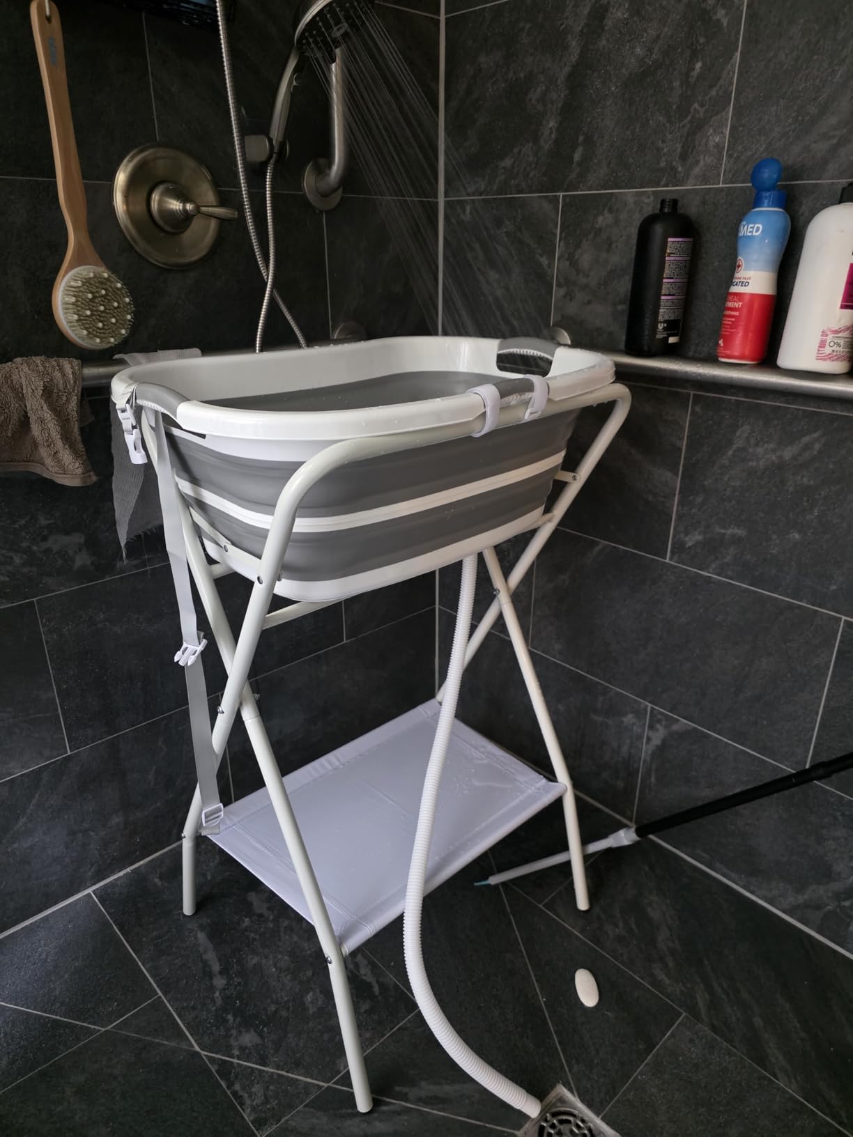 Portable Dog Bath Tub and Dog Washing Station, Collapsible Elevated Pet Tub for Bathing, Showering, Grooming, Pet Bathing Basin for Small to Medium Dogs, Cats and Other Pets (Built-in Drainage System) customer photo 2