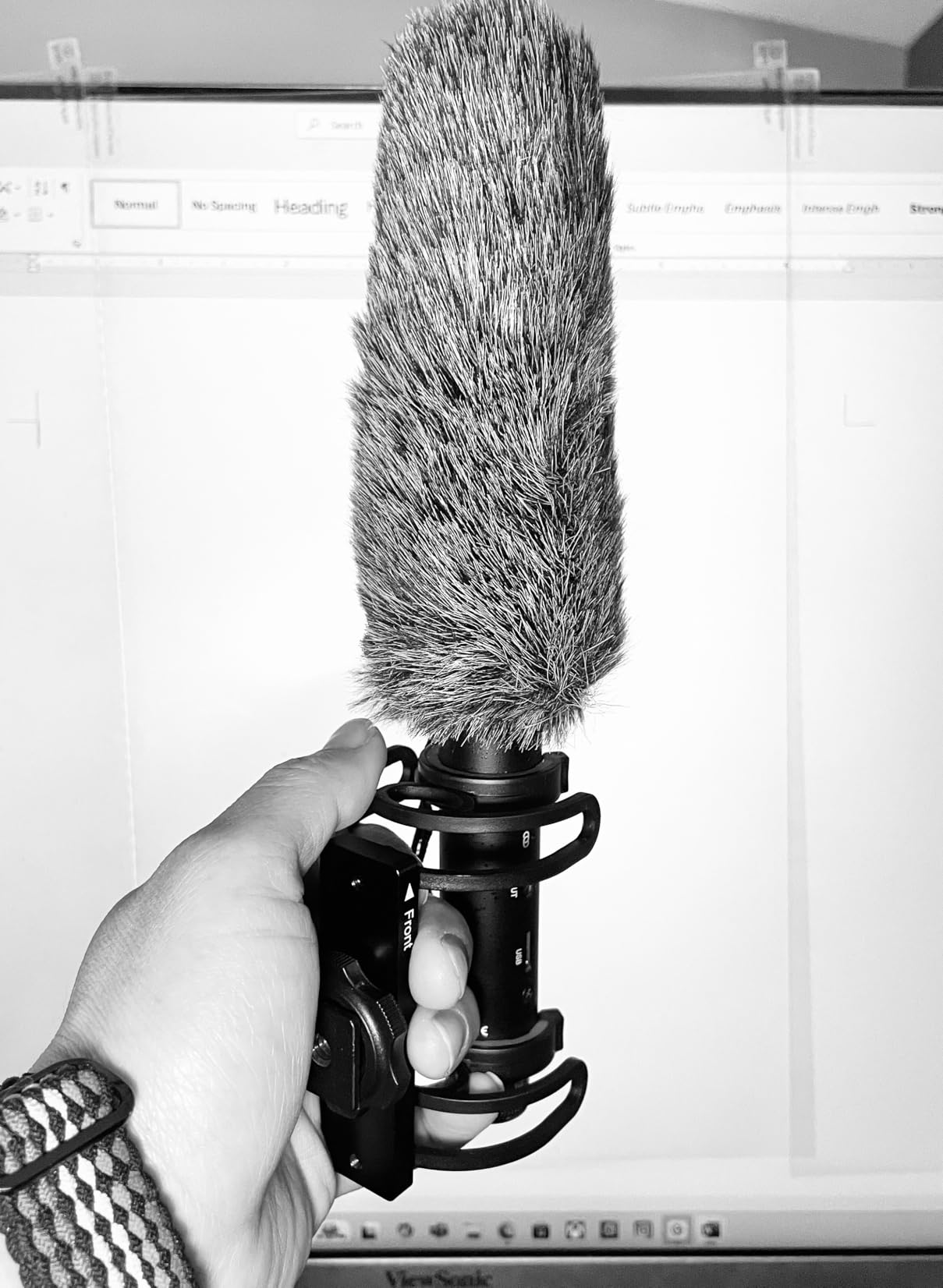 COMICA VM40 Shotgun Microphone - 48kHz/32-bit Float Recording, Wired & Wireless Modes, 32GB Onboard Storage - Compatible with Canon, Nikon, Sony Cameras & Camcorders for YouTube, Interviews & Filming customer photo 1