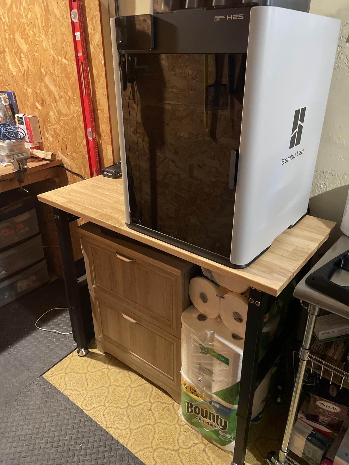 SPECRAFT Adjustable Heavy Duty Workbench with 4 AC Outlet and 2 USB Ports Power Outlets, 2000 Lbs Capacity, Rubber Wood Top for Garage, Workshop, Office customer photo 2