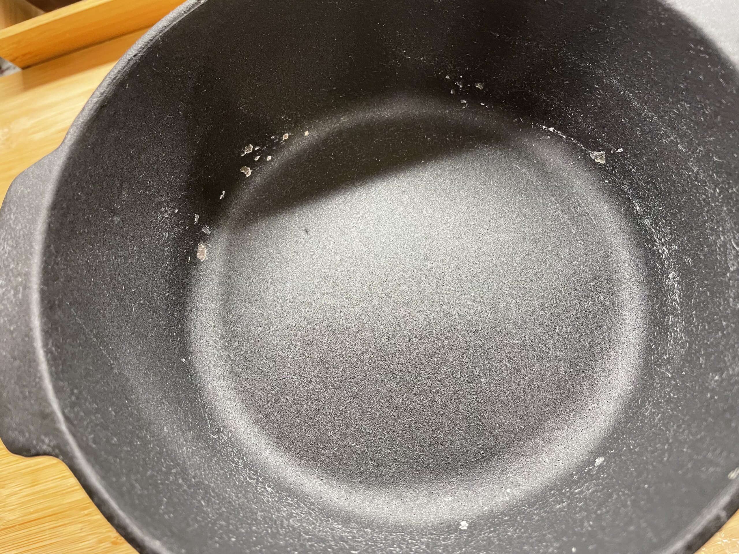 BOSKA Fondue Pot Set Party Pro - Cast Iron Fondue Set - Durable Fondue Pot inc. Burner and 4 Forks - for All Type of Stoves - Cheese Fondue Melts smoothly Every time customer photo 2