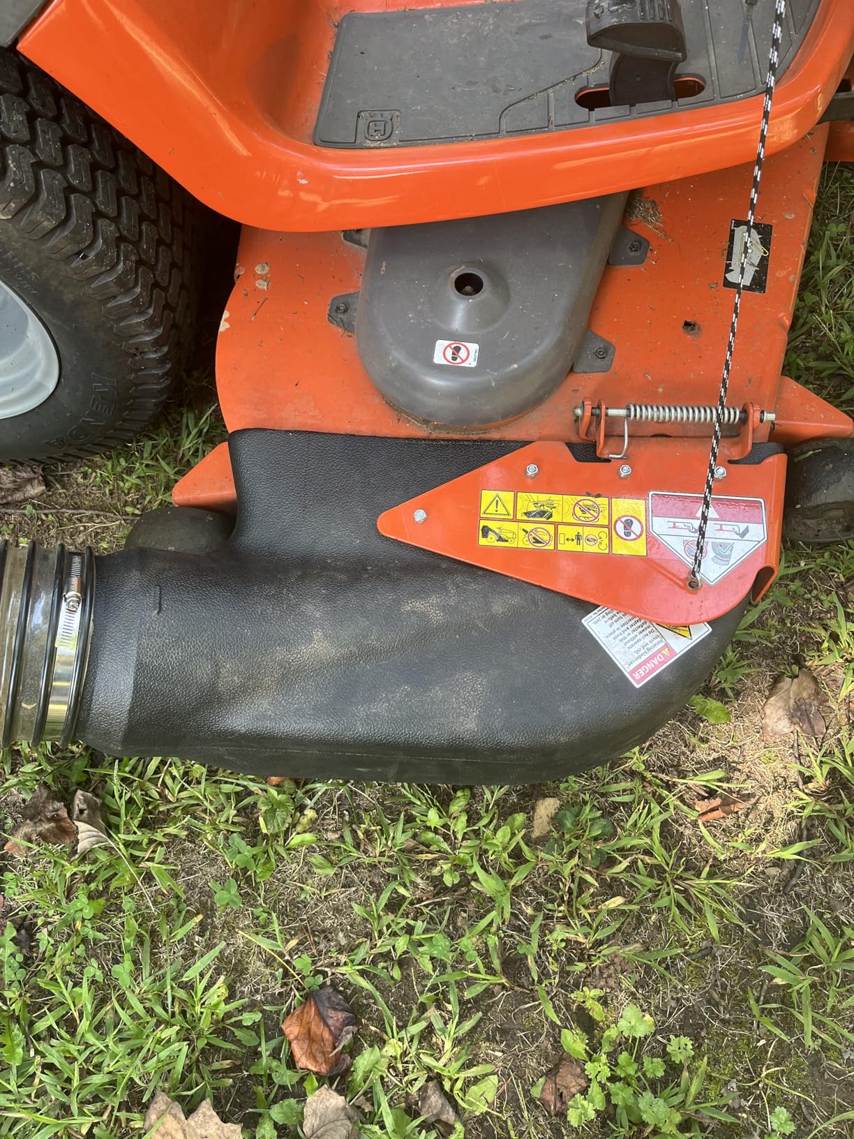 Agri-Fab 45-0631 Large Capacity 32 CU FT Hard Top Mow- N-Vac, Tow Behind Lawn Vacuum, Leaf Vacuum, Gas Powered, Easy Foot Pedal Dumping customer photo 4
