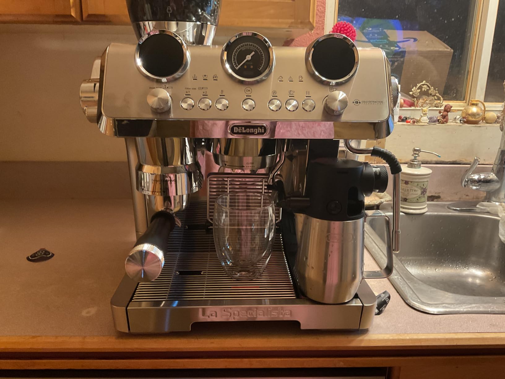 De'Longhi La Specialista Maestro Espresso Machine with Grinder, Auto & Manual Milk Frother - Bean-to-Cup Cold Brew Coffee with Cold Extraction Technology, Variable Temp & Tamping Tool, 8 Drink Presets customer photo 2