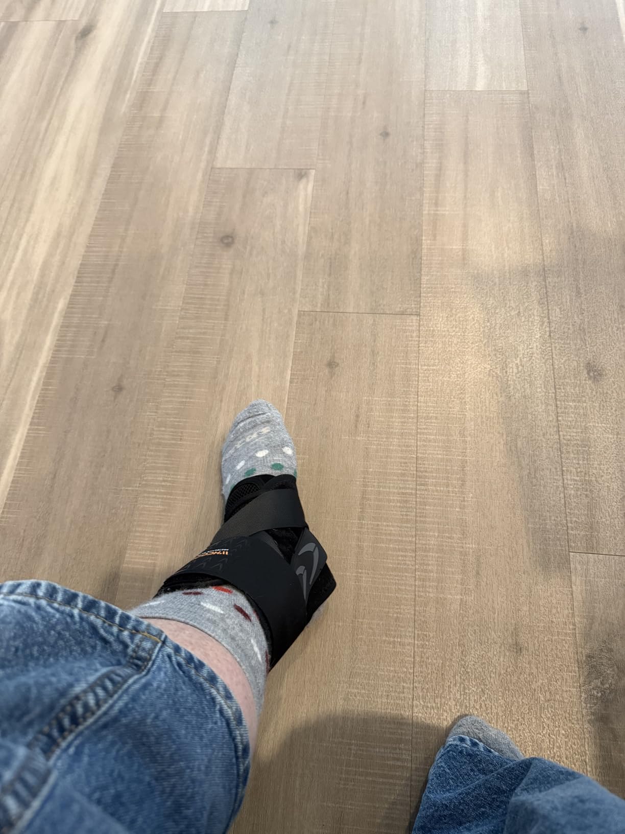 Slim-Fit Ankle Brace for Sprained Ankle, Quick Lace Up Ankle Support for Women Men with 2 Auto-Shaped Pads, Air Fabric Cool Ankle Stabilizer for Injury Recover, Running,Sports, M(12