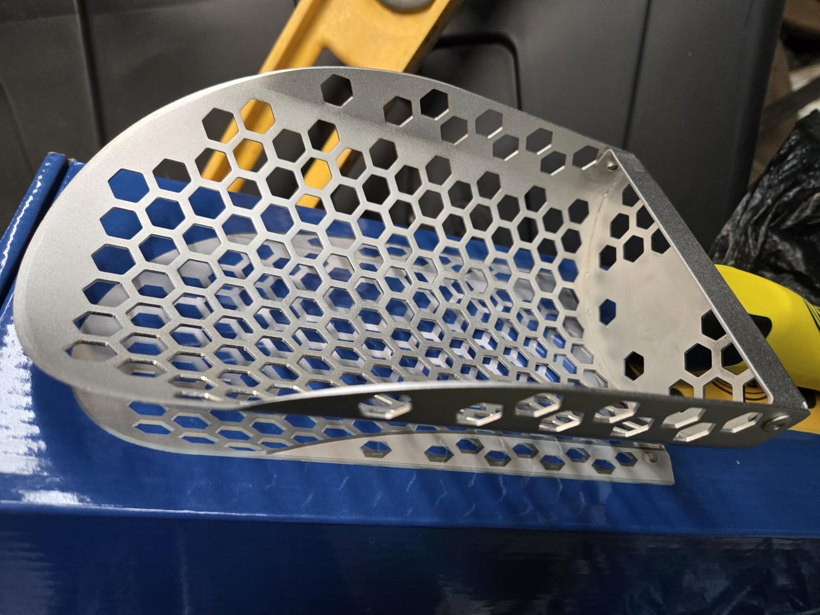 CKG Hand Sand Scoop for Metal Detecting with Ergonomic Yellow Handle, Metal Detecting Shovel for Beach Sand Sifter, Heavy Duty Stainless Steel, Perfect from Metal Detector Accessories customer photo 1