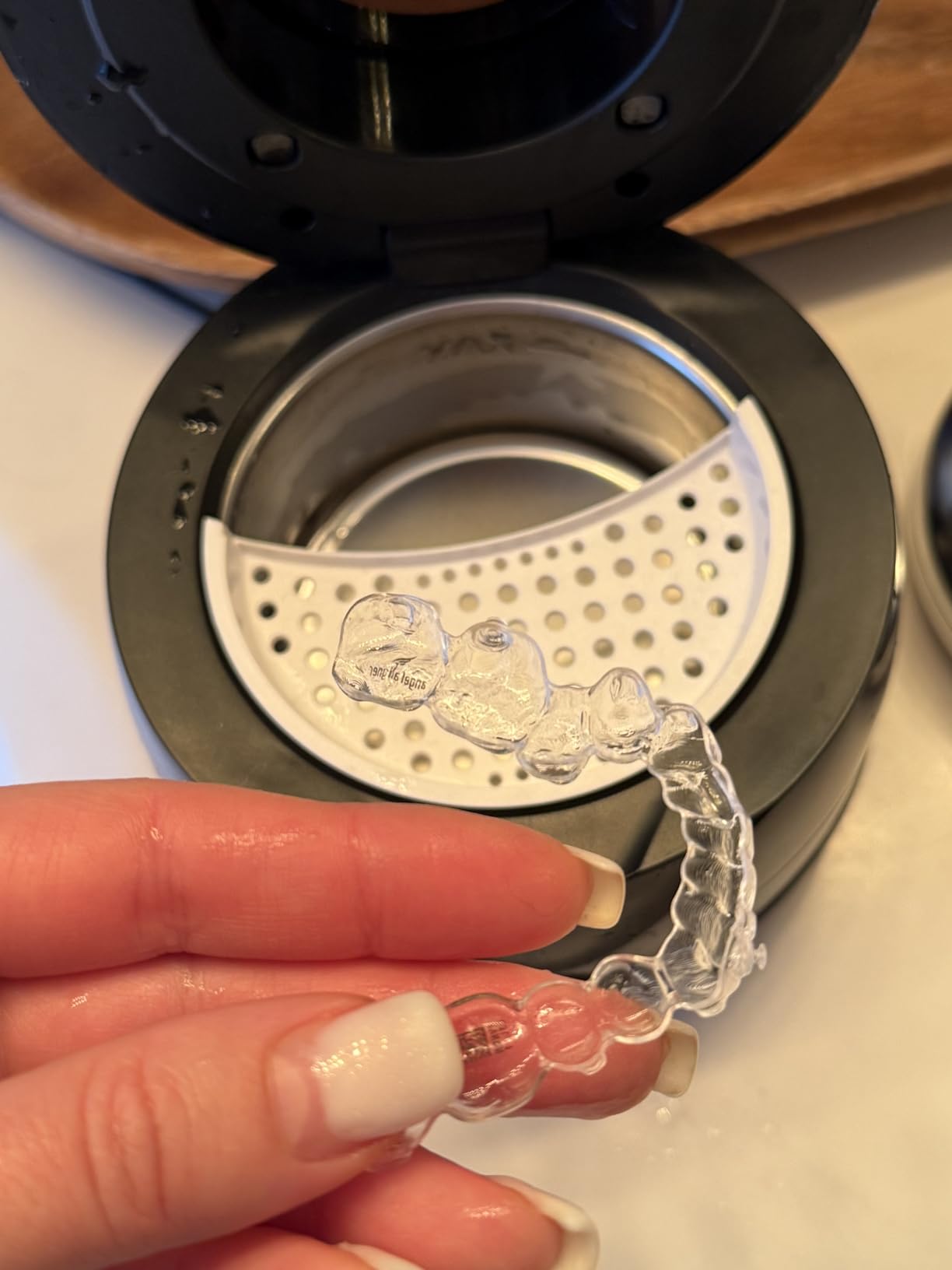 Ultrasonic Retainer Cleaner - UV Dental Cleaning Pod Night Guard Cleaner for Dentures, Aligner, Braces, Toothbrush Heads, Jewelry (Black) customer photo 2