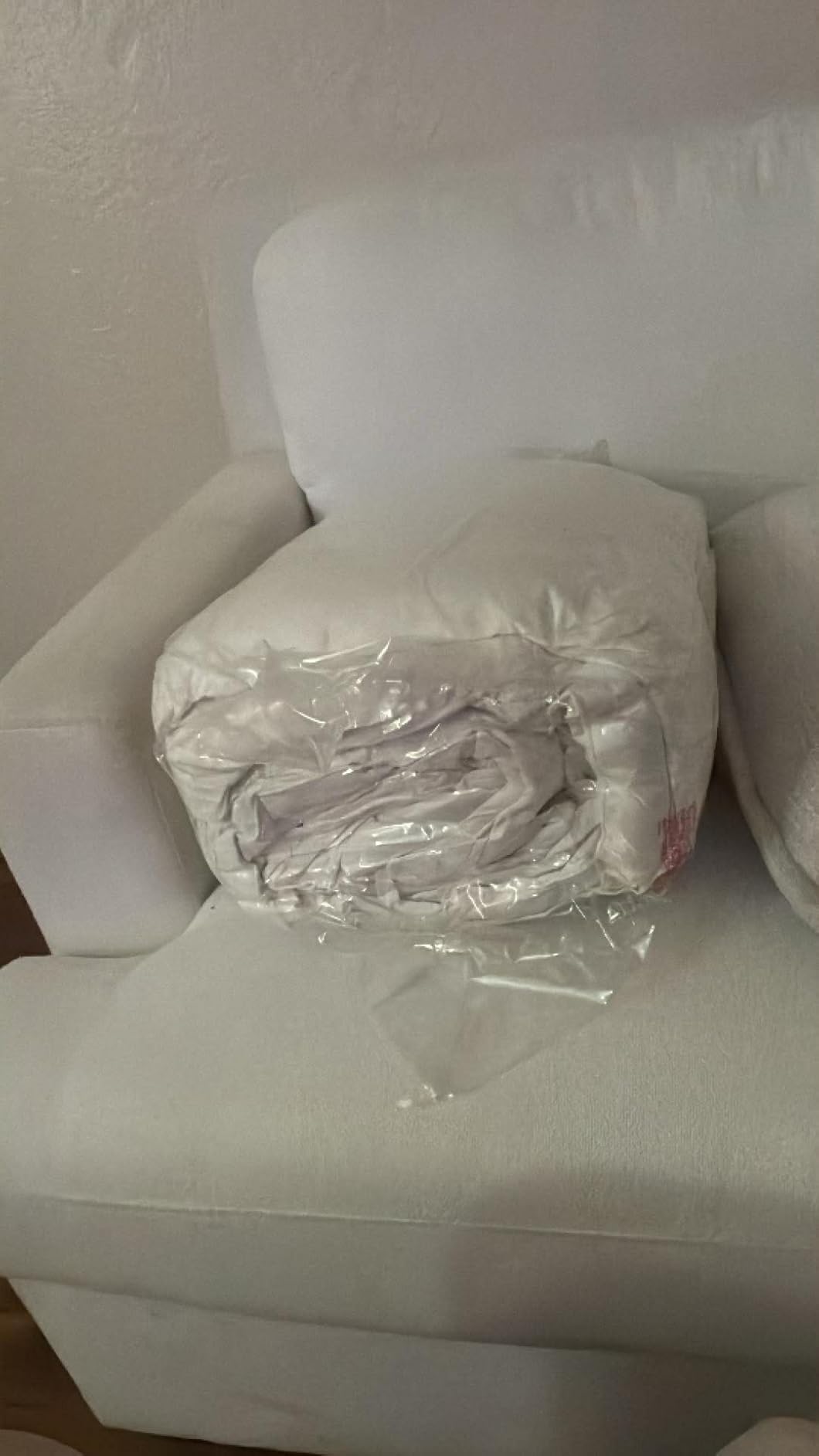 Hotel Grand Luxury White Goose Feather Down Fiber Comforter Full Queen Size, 100% Cotton All Season Duvet Insert Queen, Medium Warmth Bedding Comforter with 8 Corner Loops, White 90x90 Inch customer photo 1